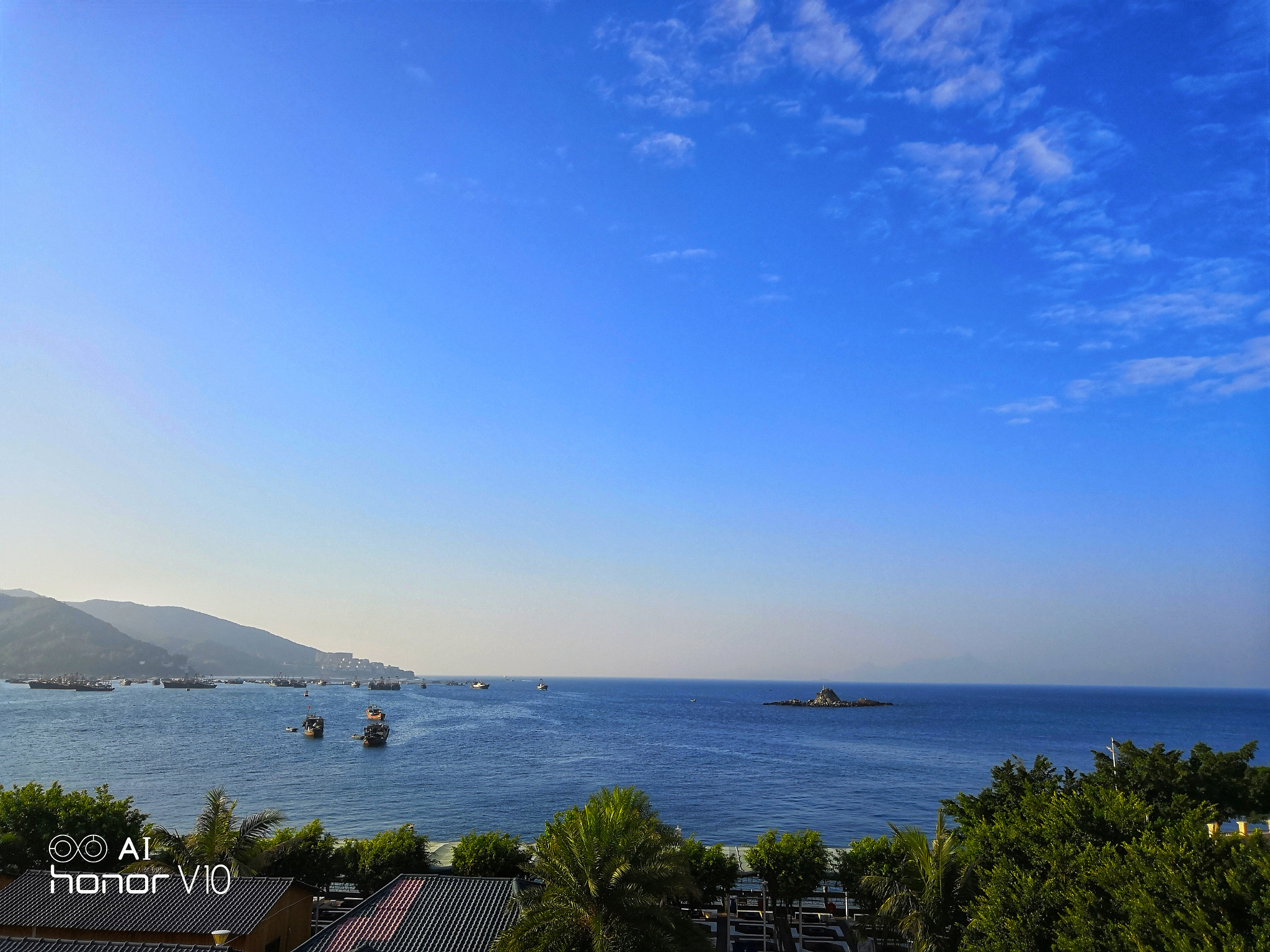 HUAWEI Honor V10 sample photo. Blue sky in the morning photography