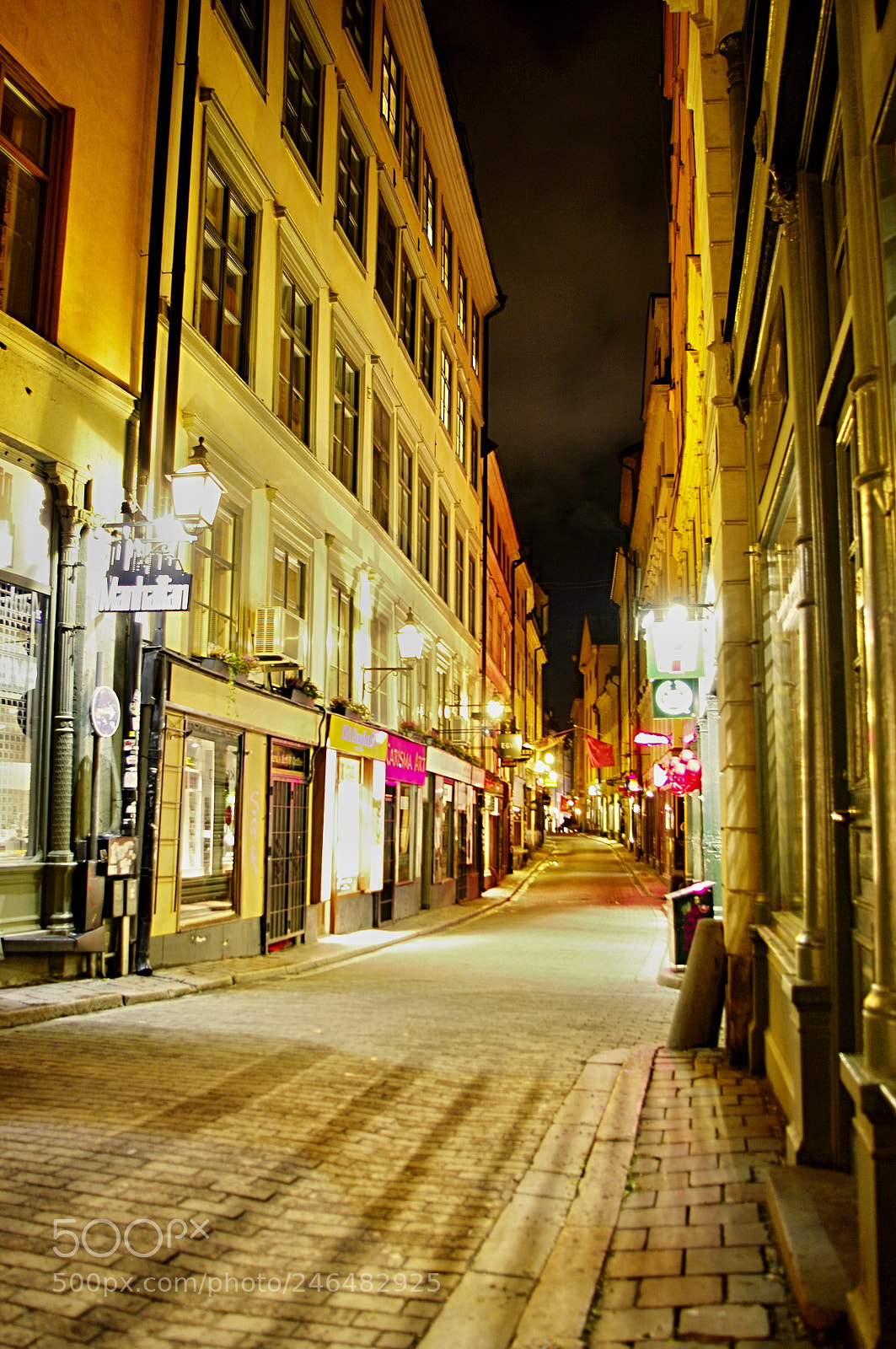 Pentax K20D sample photo. Stockholm night photography