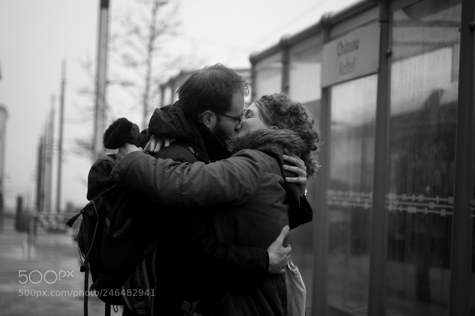 Canon EOS 550D (EOS Rebel T2i / EOS Kiss X4) sample photo. Lovers with the rain photography