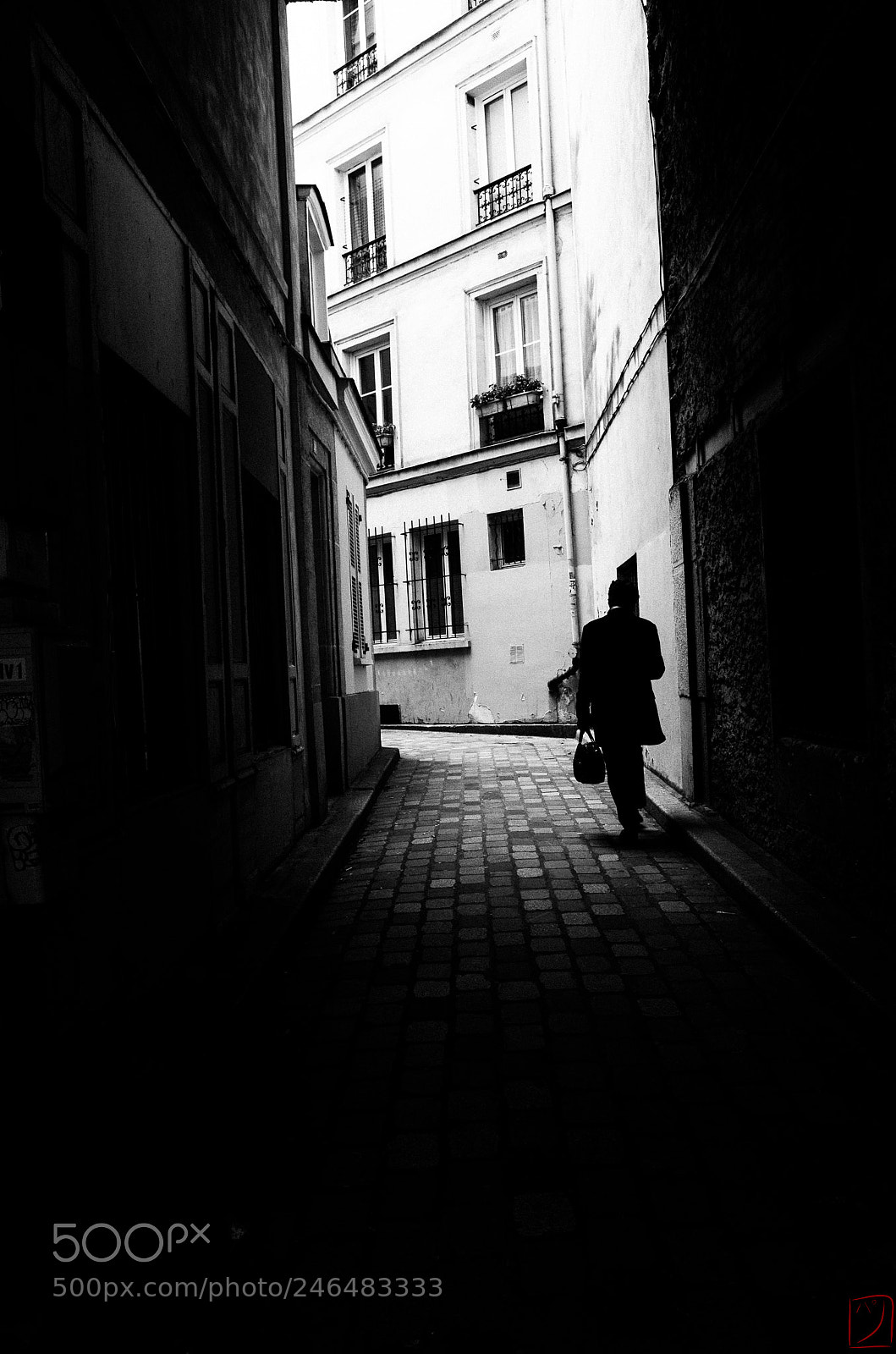Ricoh GR II sample photo. Back alley photography