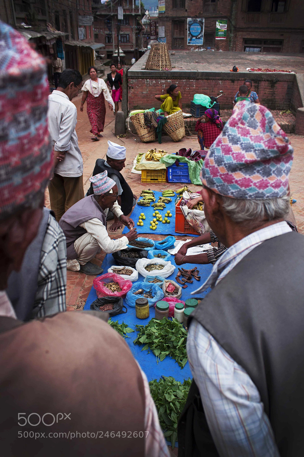 Canon EOS 600D (Rebel EOS T3i / EOS Kiss X5) sample photo. Street market in bhaktapur photography