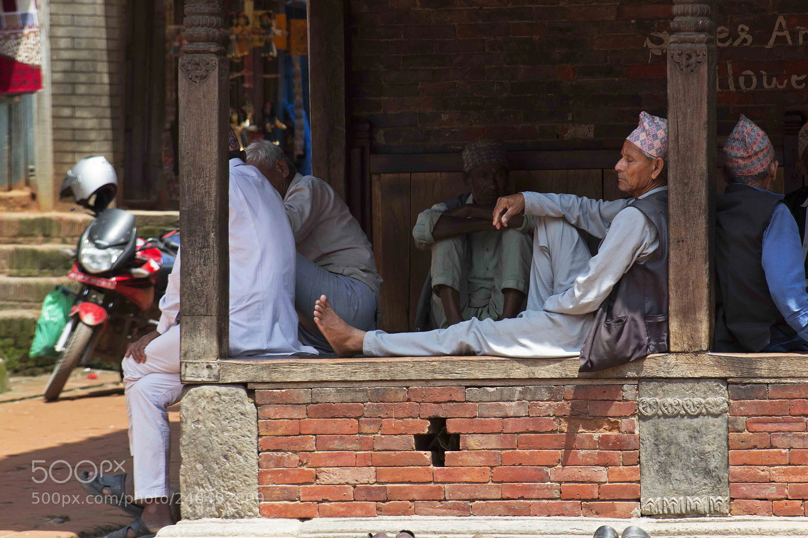 Canon EOS 600D (Rebel EOS T3i / EOS Kiss X5) sample photo. Nepalese chill photography
