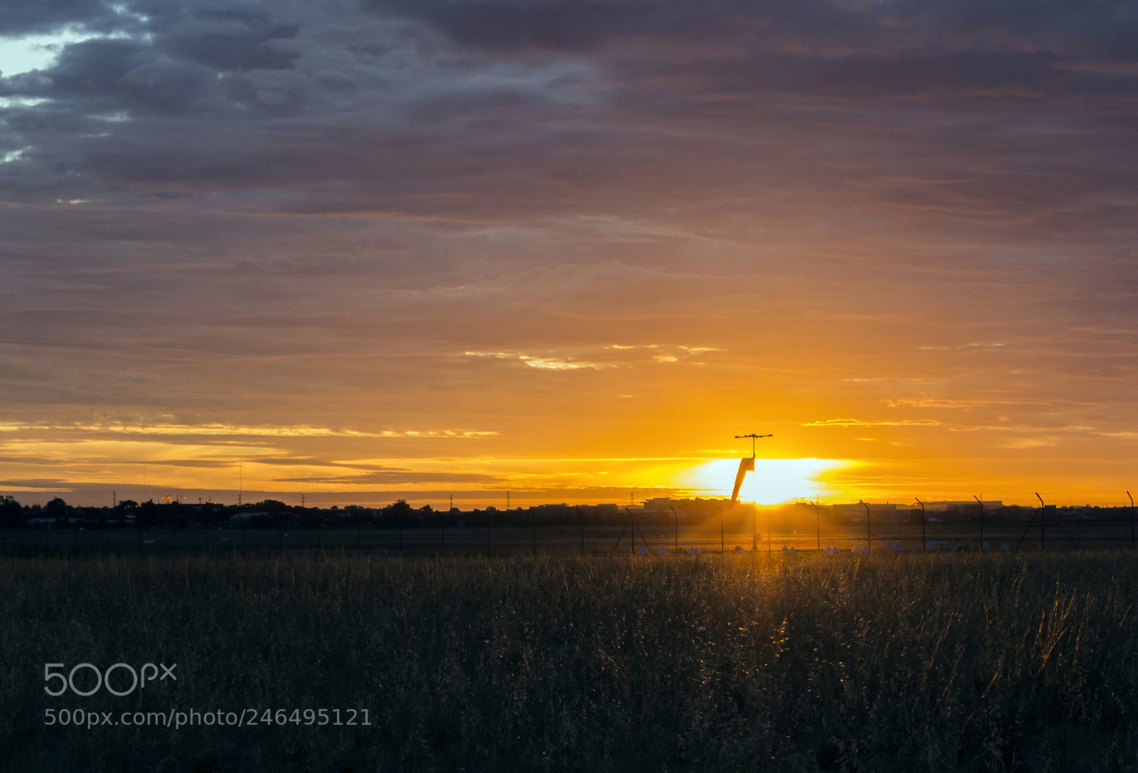Canon EOS 1200D (EOS Rebel T5 / EOS Kiss X70 / EOS Hi) sample photo. Sunset over parafield airport photography