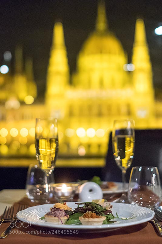 Fujifilm X-T2 sample photo. Budapest dinner cruise photography