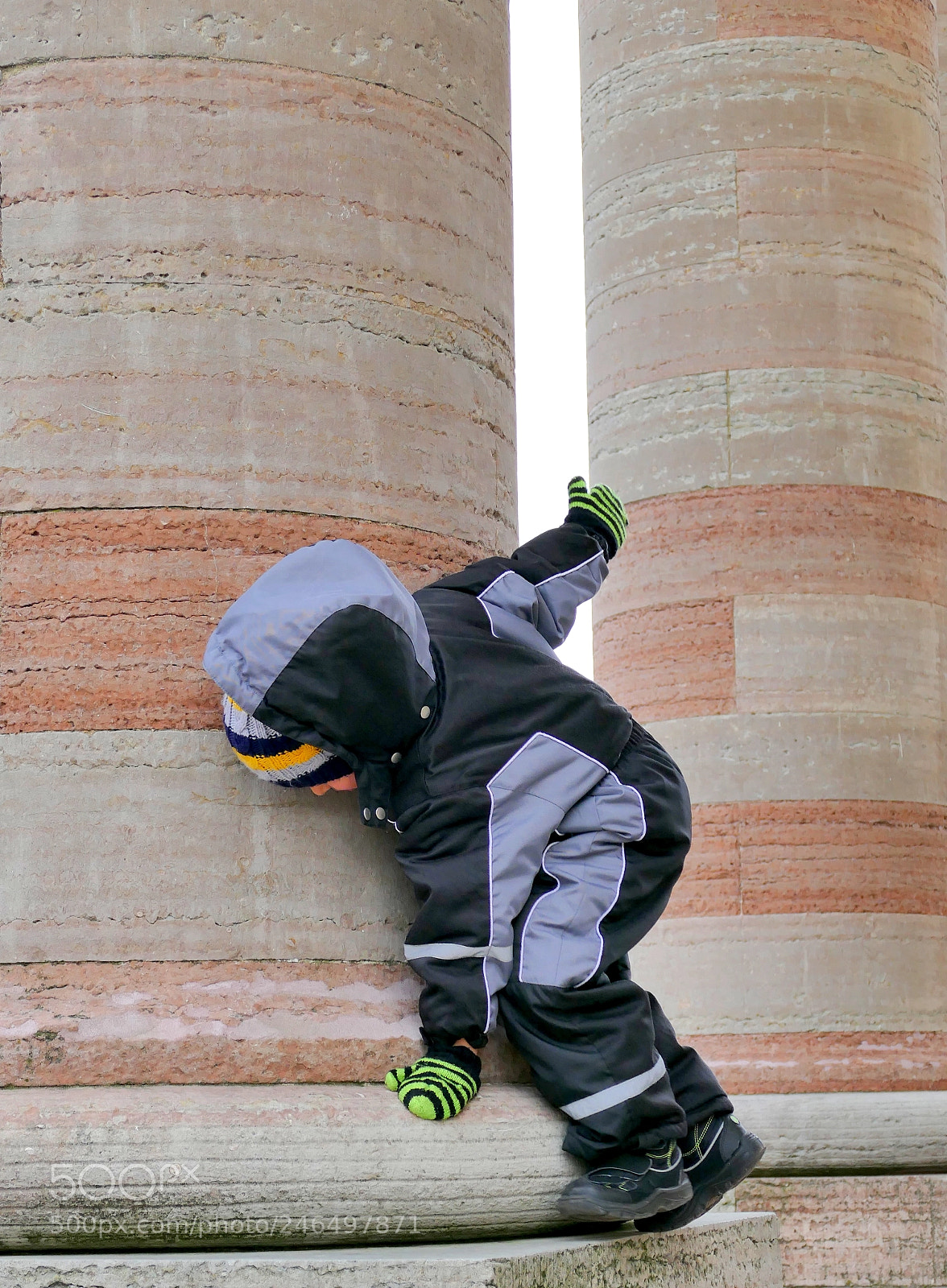 Panasonic Lumix DMC-FZ1000 sample photo. The little climber photography