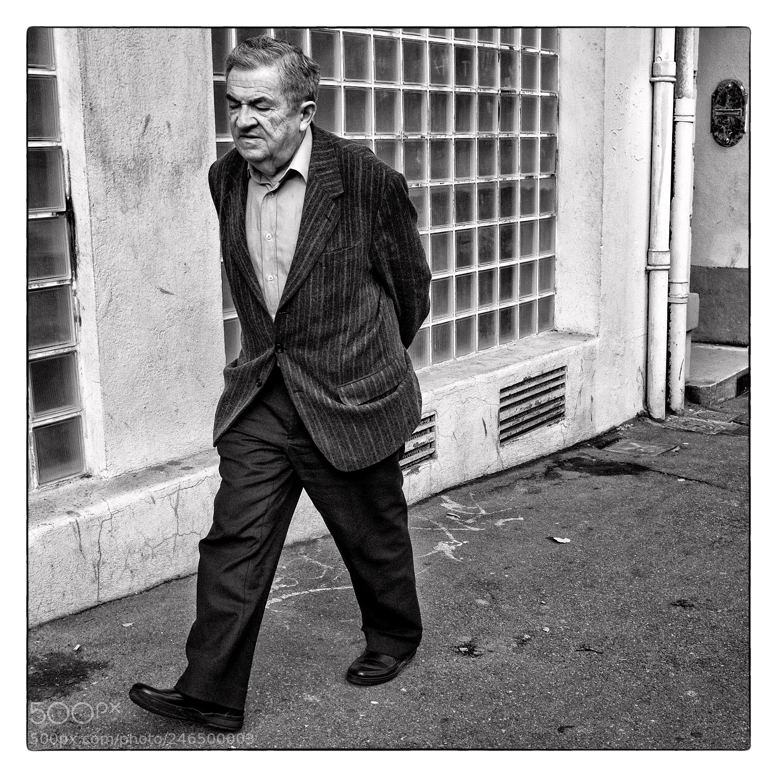 Fujifilm X100F sample photo. La france en marche photography