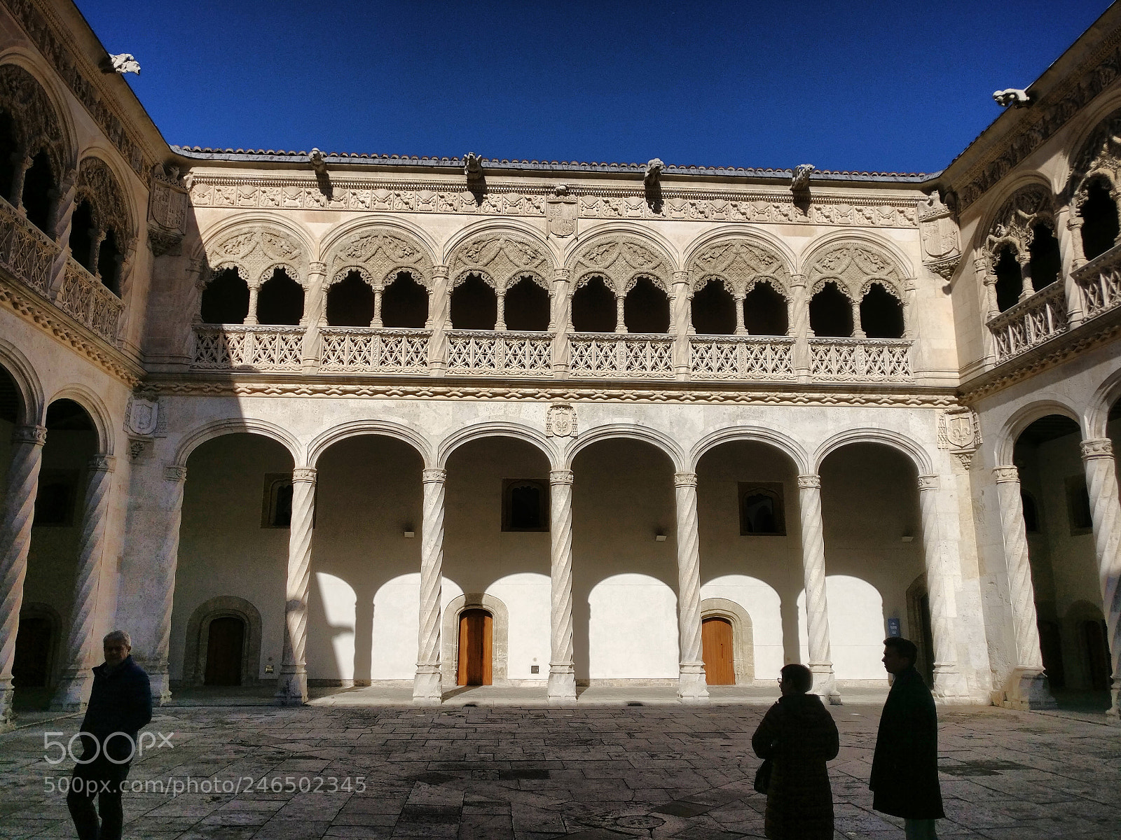 OnePlus A3003 sample photo. Claustro colegio san gregorio photography