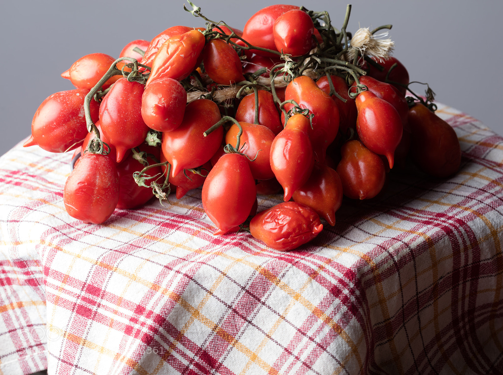 Canon EOS 5DS R sample photo. Tomatoes of vesuvius photography
