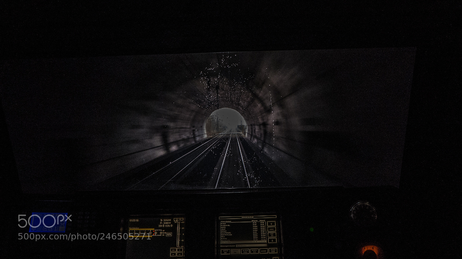 Panasonic Lumix DMC-LX7 sample photo. Every tunnel have end photography