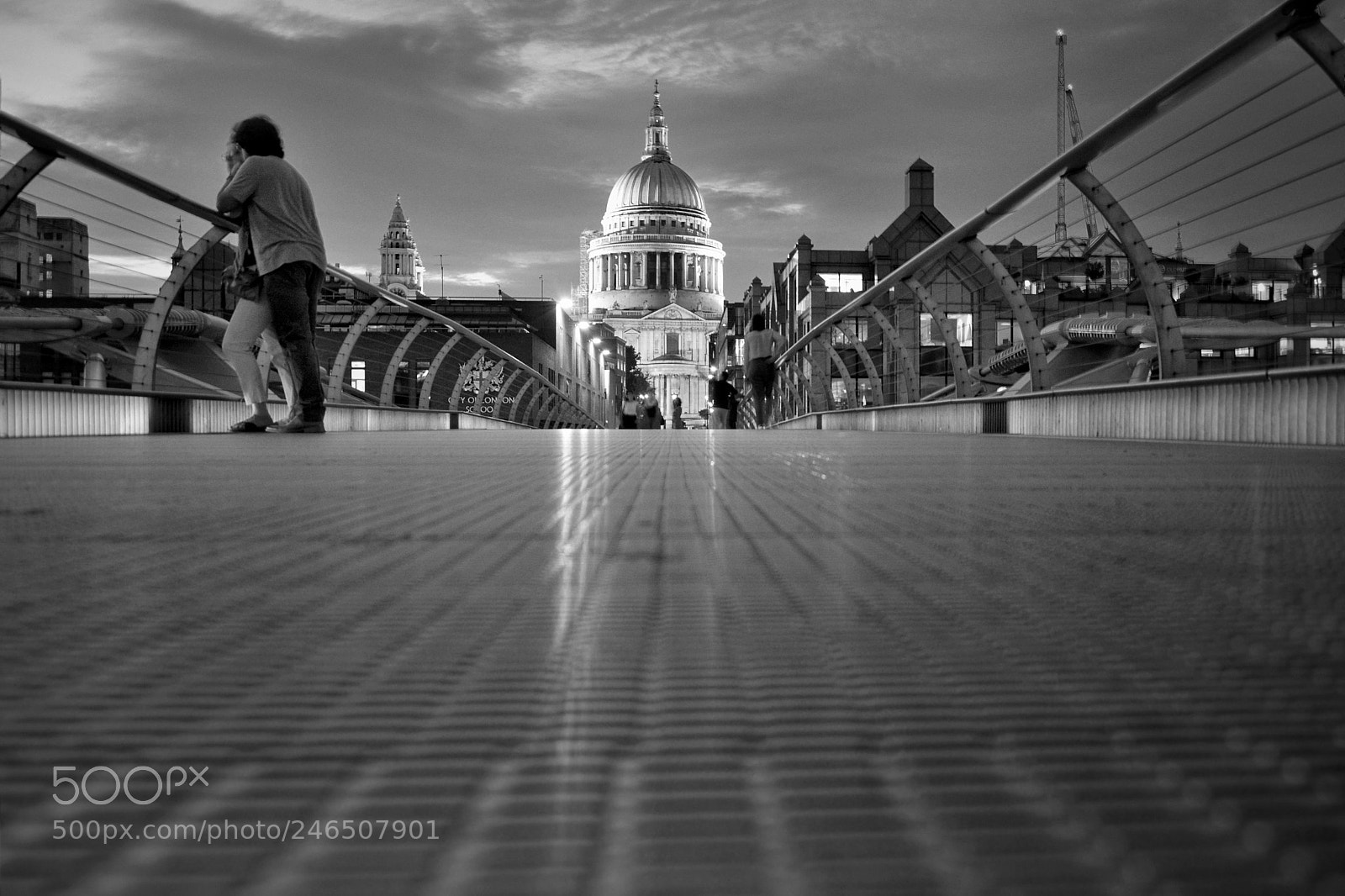 Nikon D5200 sample photo. Love in london ! photography