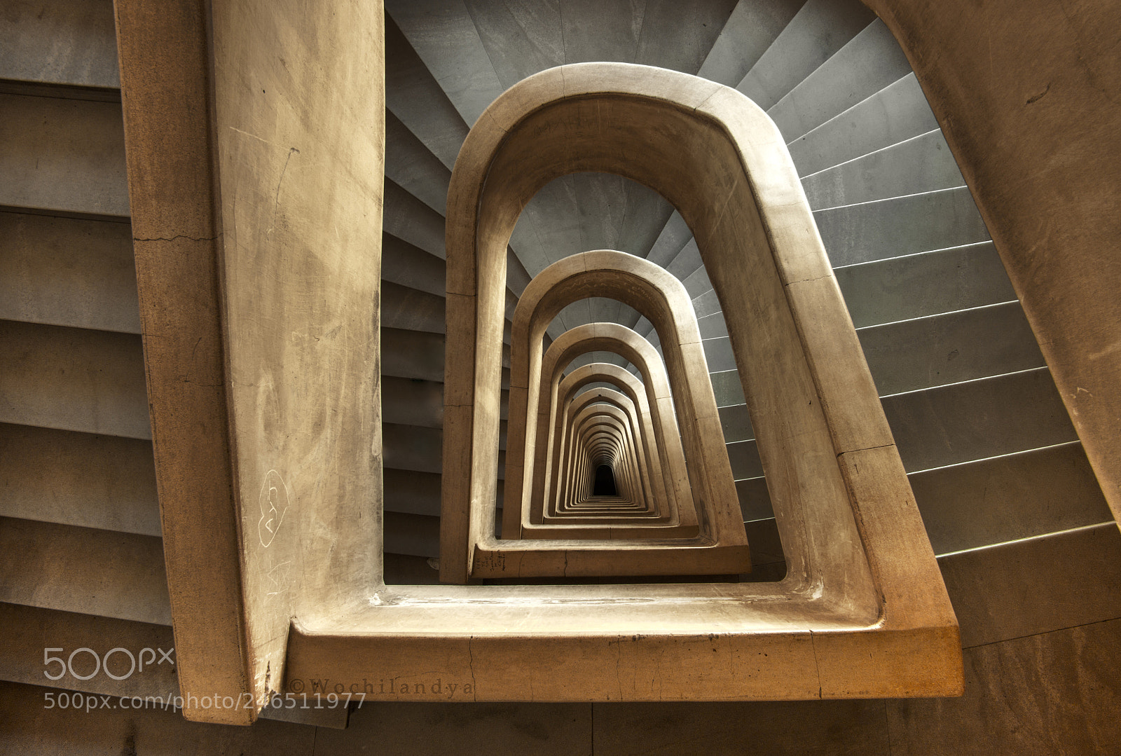 Canon EOS 500D (EOS Rebel T1i / EOS Kiss X3) sample photo. Staircase of death photography