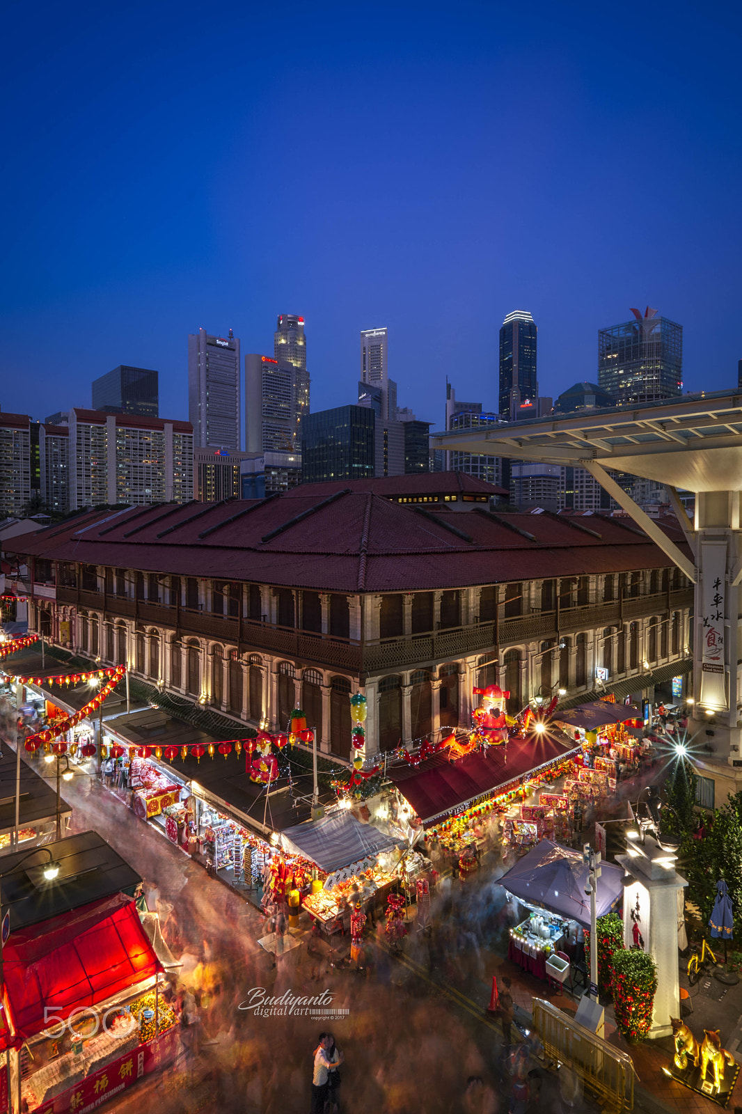 Fujifilm X-T2 + Fujifilm XF 10-24mm F4 R OIS sample photo. Even time can stop in bustling chinatown photography