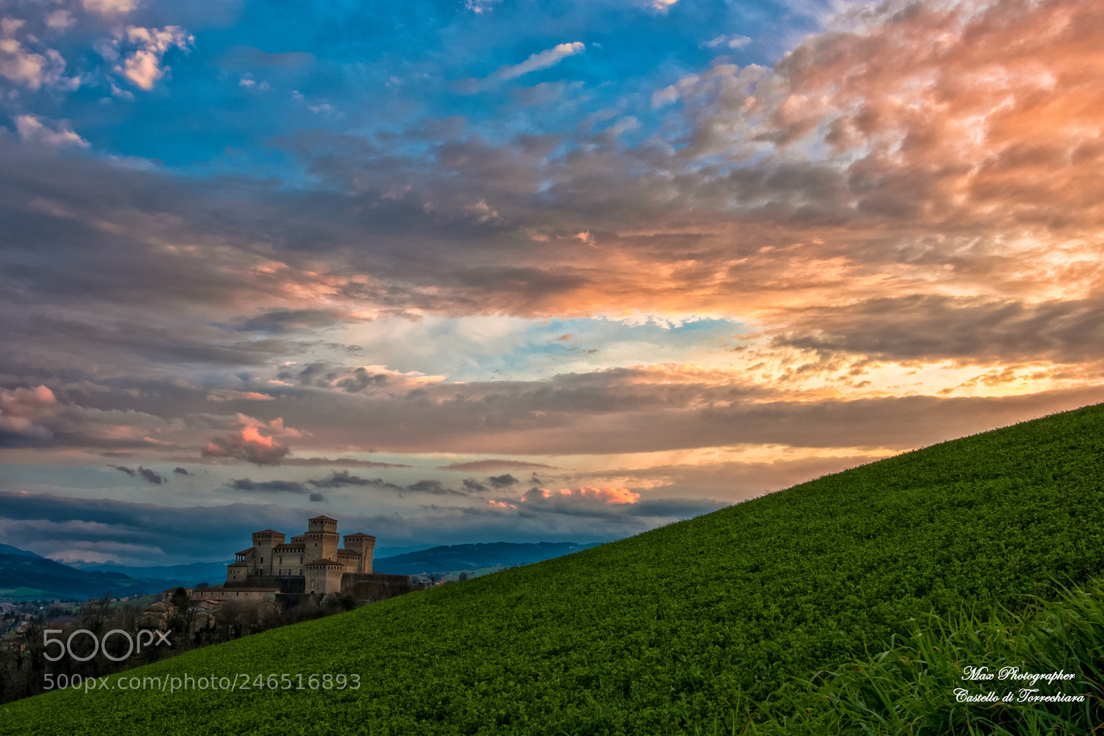 Nikon D810 sample photo. Castello di torrechiara photography