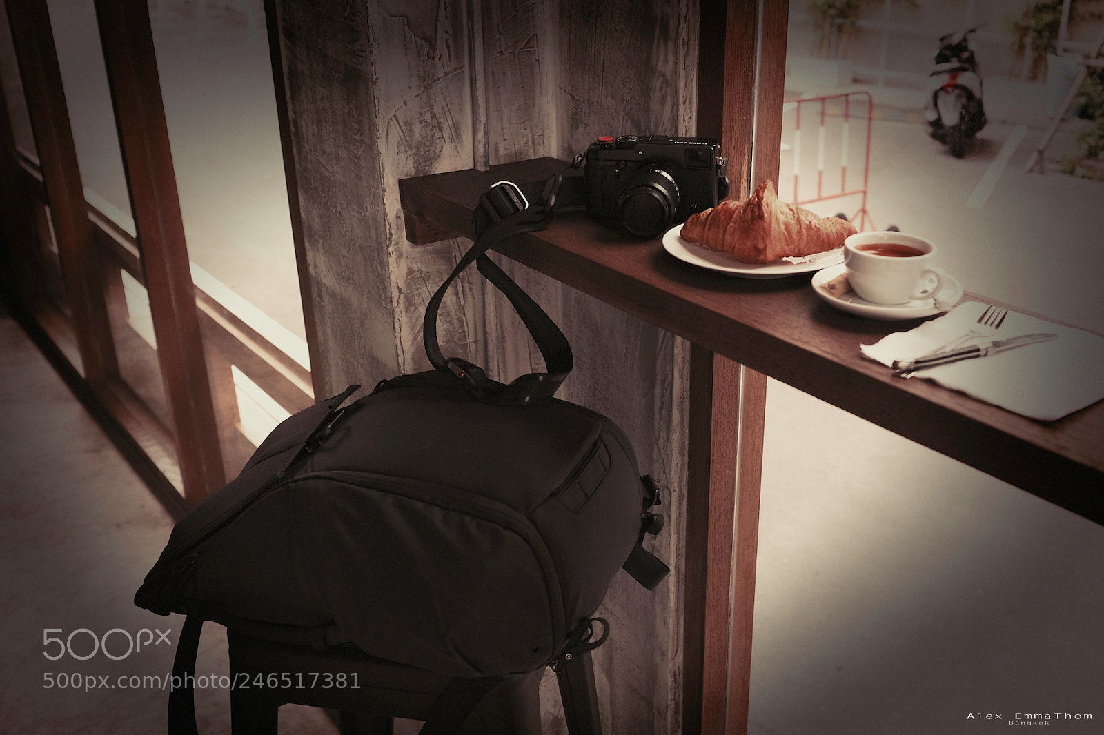 Fujifilm X100T sample photo. A croissant before to photography