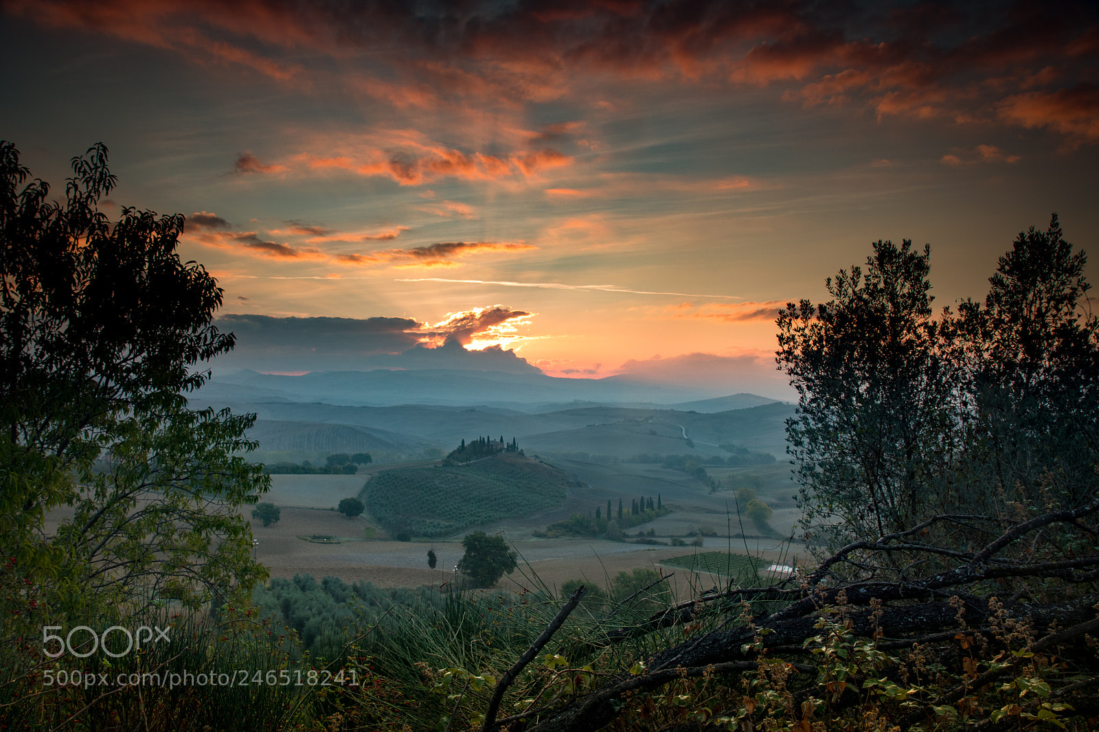 Canon EOS 800D (EOS Rebel T7i / EOS Kiss X9i) sample photo. Sunset at belvedere, tuscany photography