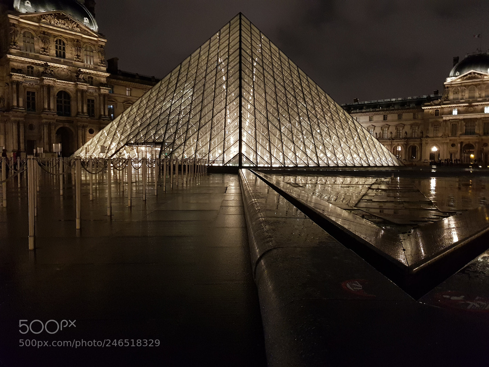 Samsung Galaxy S8 sample photo. Louvre photography