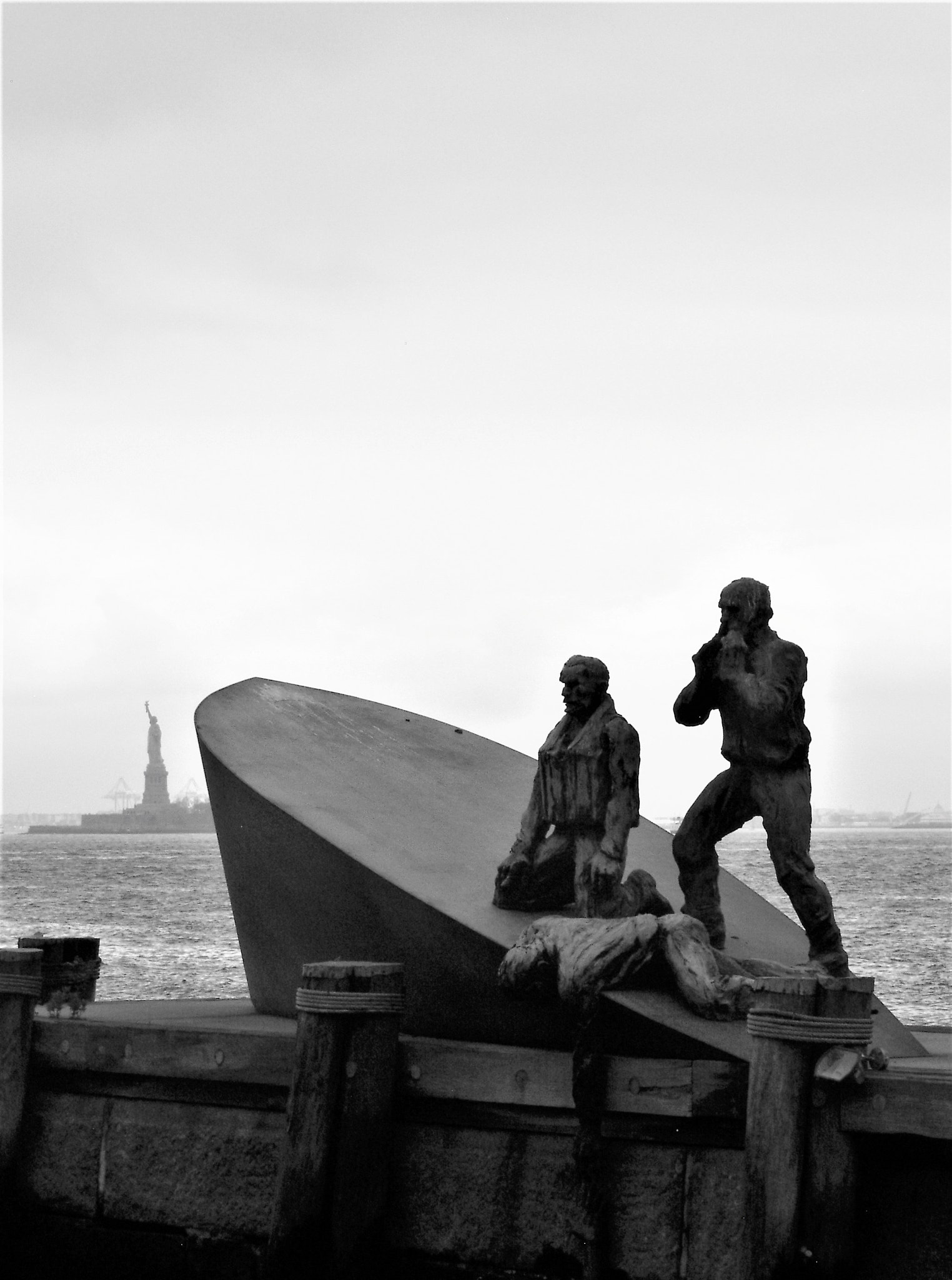 Olympus X-3,C-60Z sample photo. Merchant marines memorial nyc photography