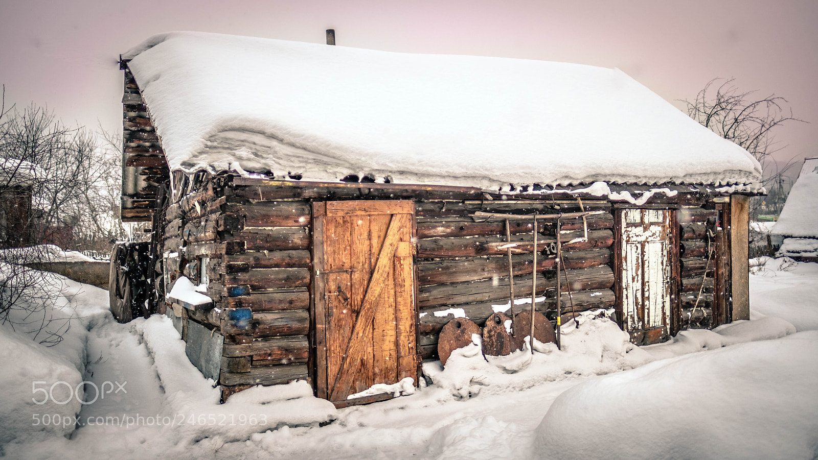 Fujifilm X-T2 sample photo. Old wooden hut in photography