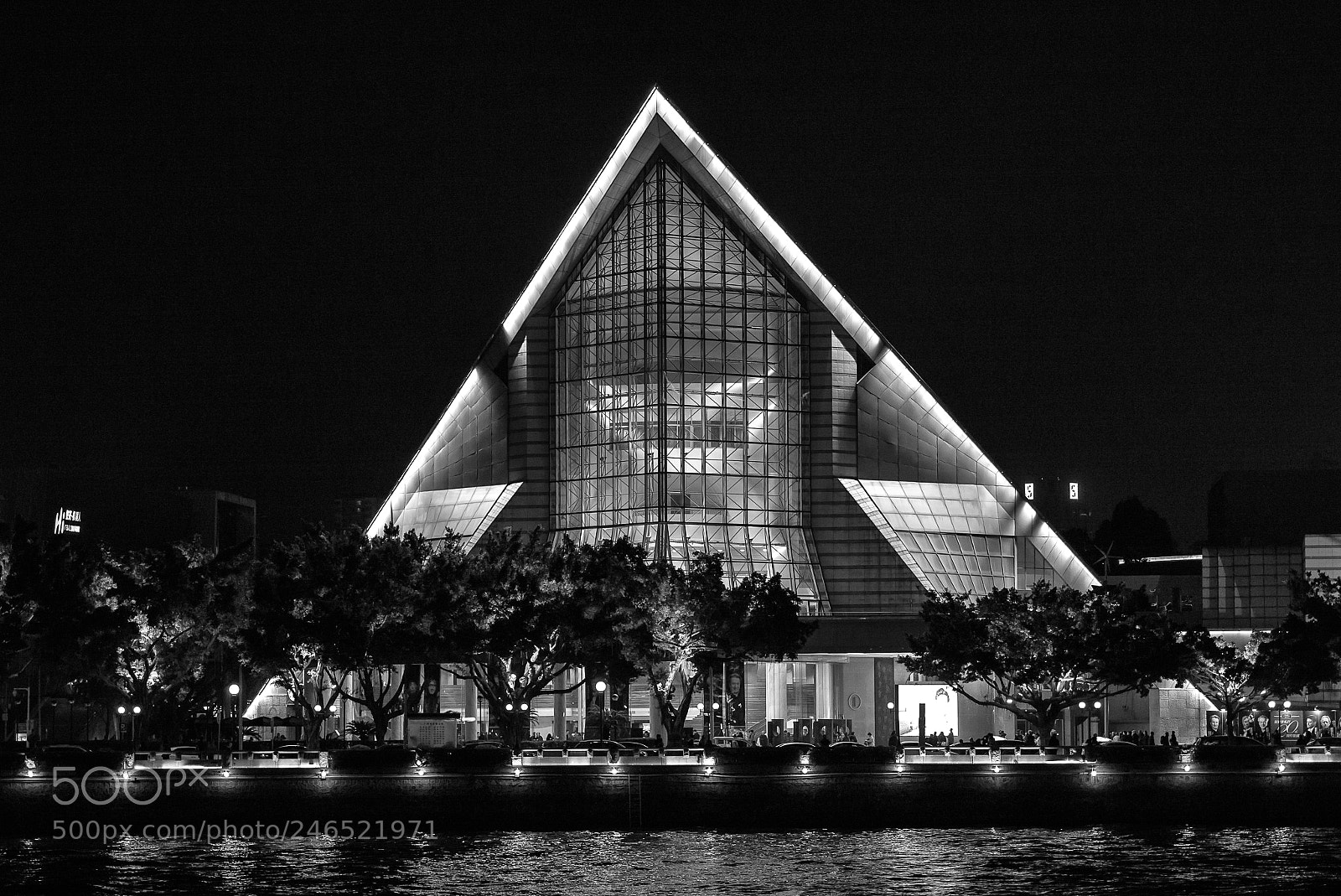 Leica M (Typ 240) sample photo. Triangle building photography