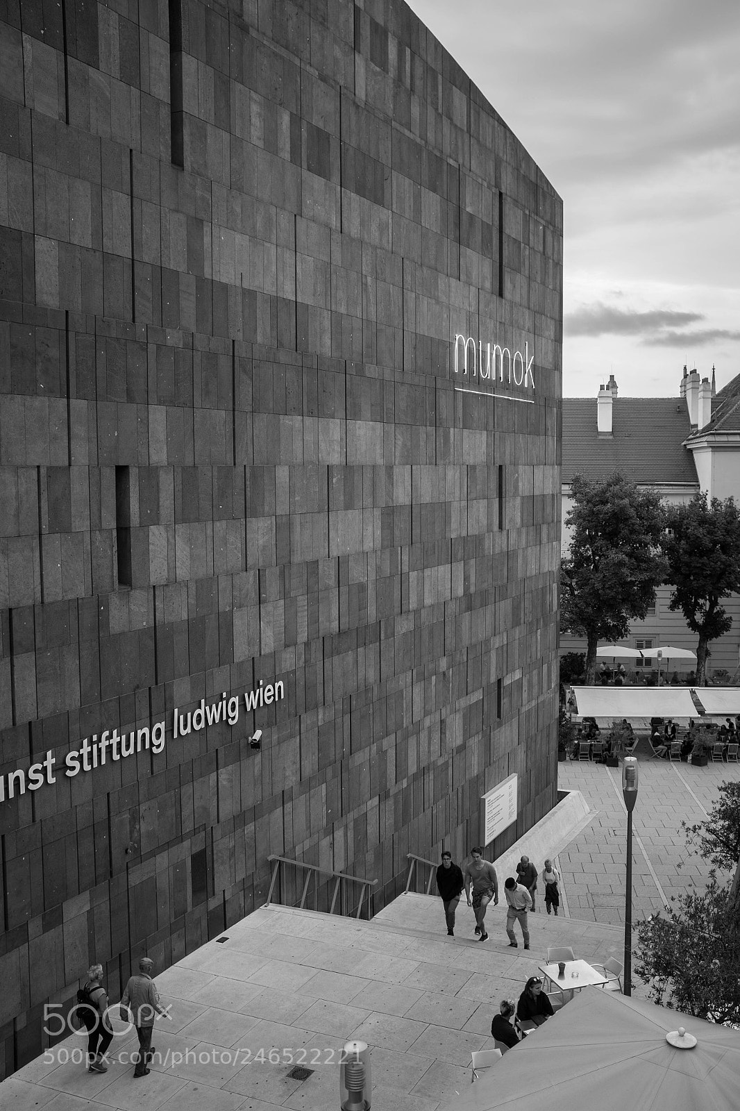 Fujifilm X100T sample photo. Mumok bw photography