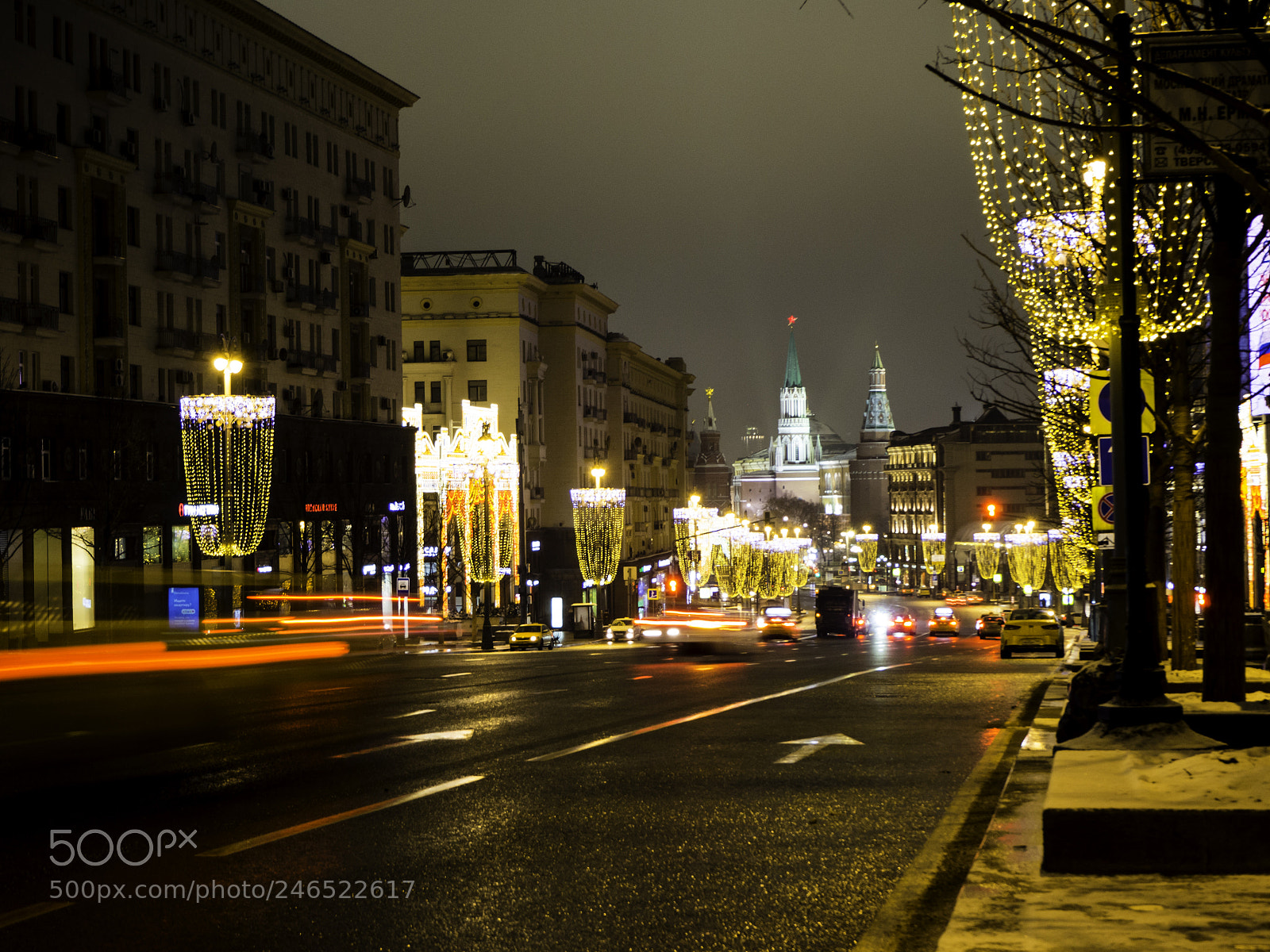 Olympus OM-D E-M10 II sample photo. Night in moscow photography