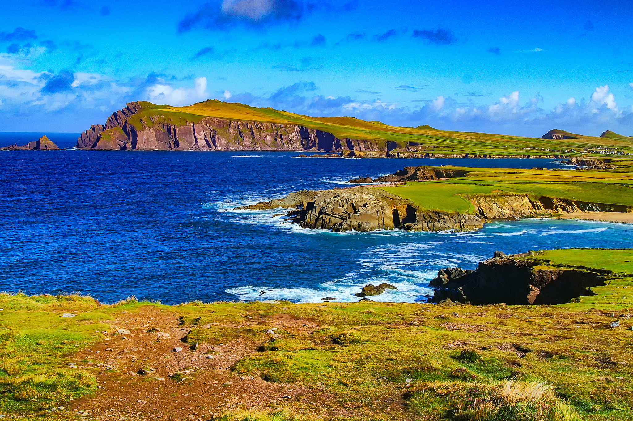 KONICA MINOLTA ALPHA-7 DIGITAL sample photo. Rugged irish coast photography