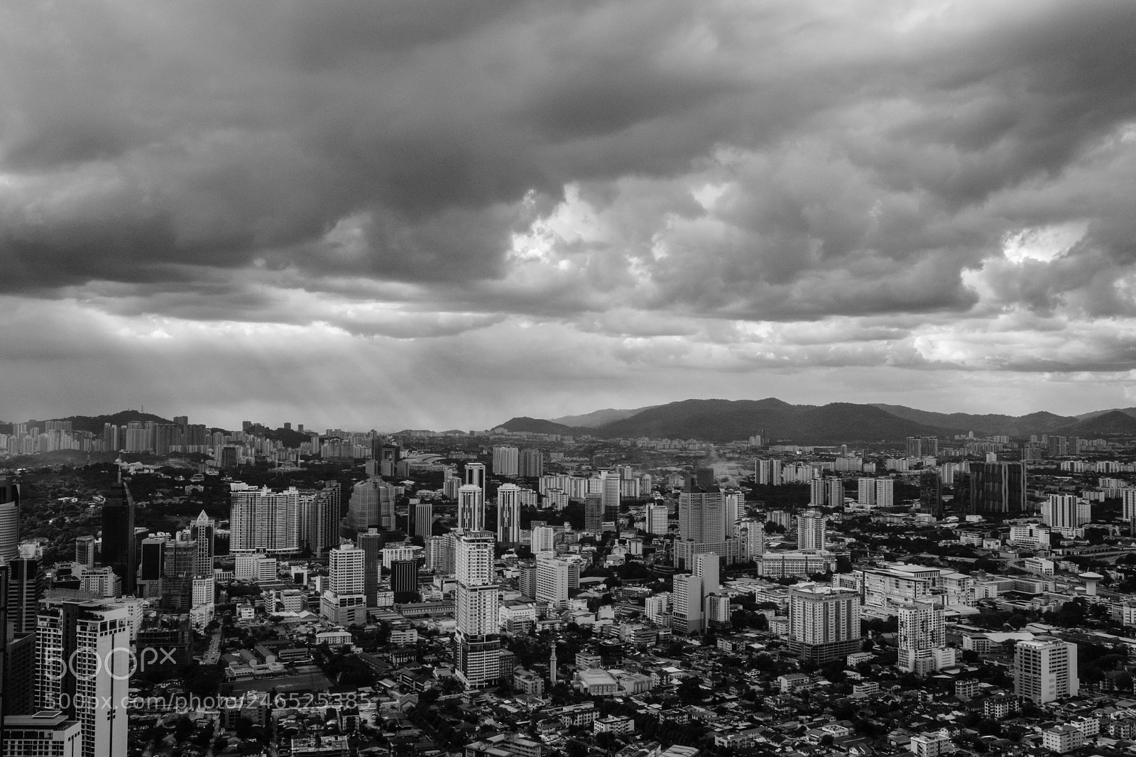 Fujifilm X100F sample photo. Ray of light photography