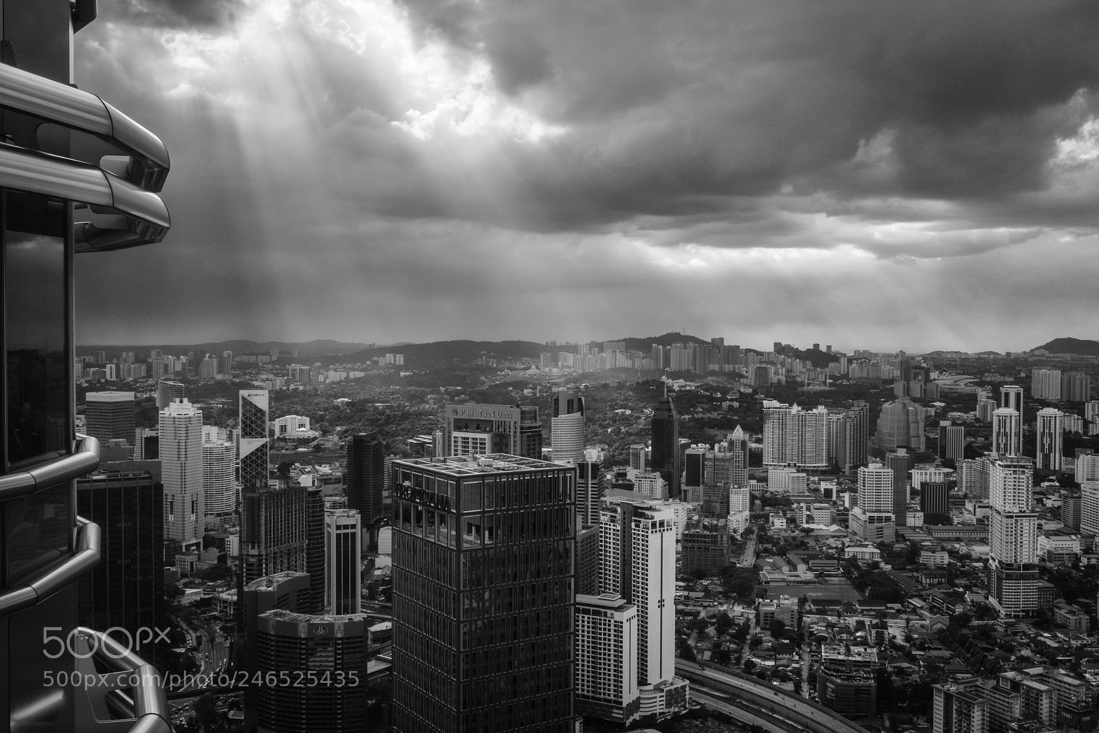 Fujifilm X100F sample photo. Ray of light photography