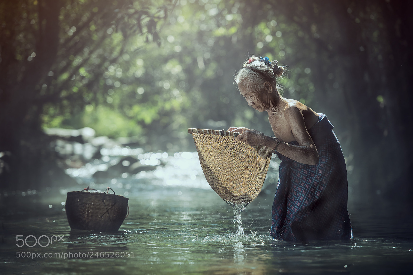 Nikon D810 sample photo. Old asian woman working photography