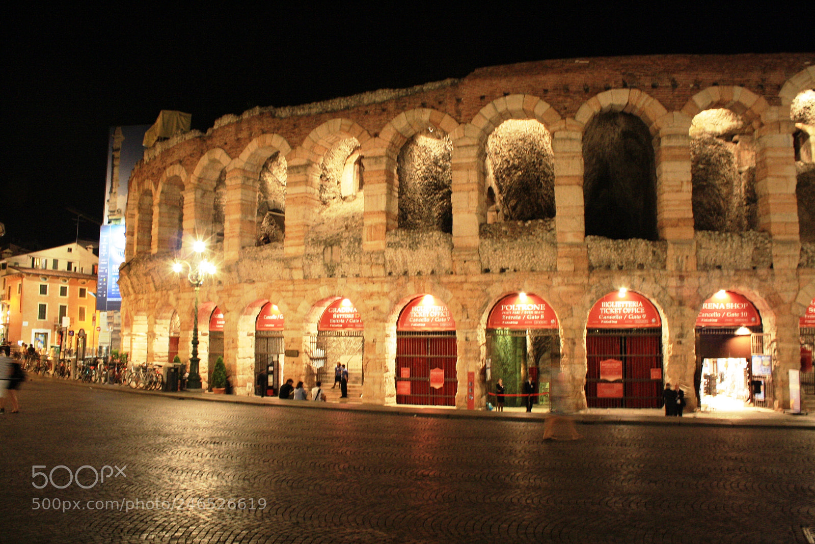 Canon EOS 1000D (EOS Digital Rebel XS / EOS Kiss F) sample photo. Arena di verona photography