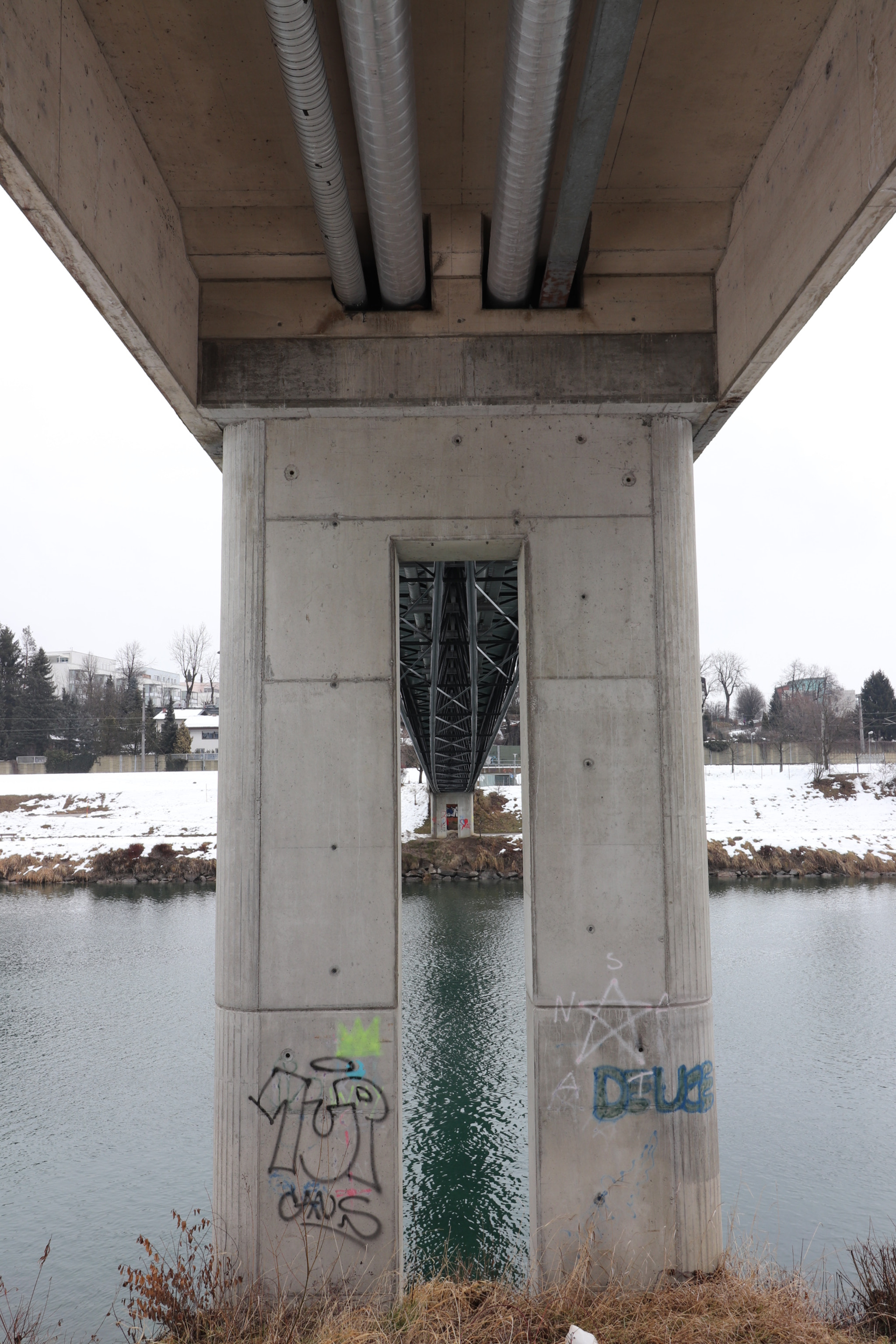 Canon EOS 200D (EOS Rebel SL2 / EOS Kiss X9) sample photo. Drau bridge photography