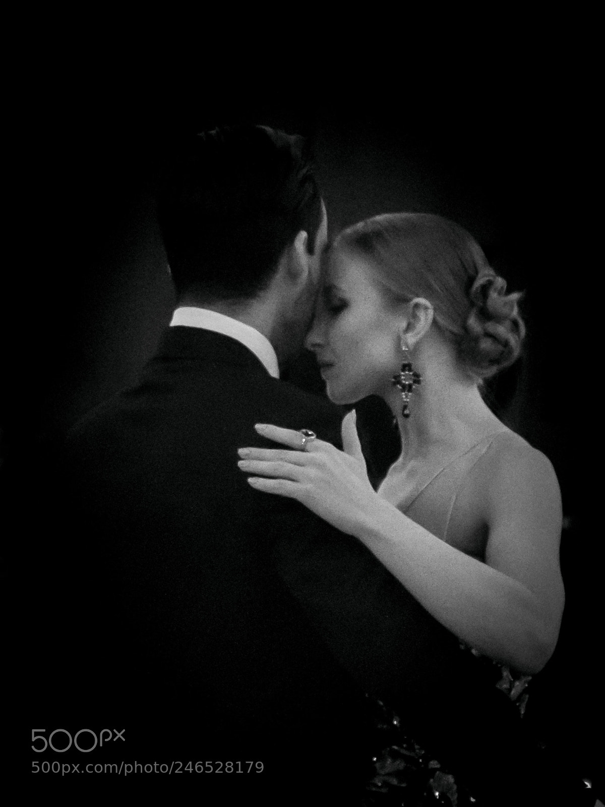 Nikon D850 sample photo. Tango with presence photography