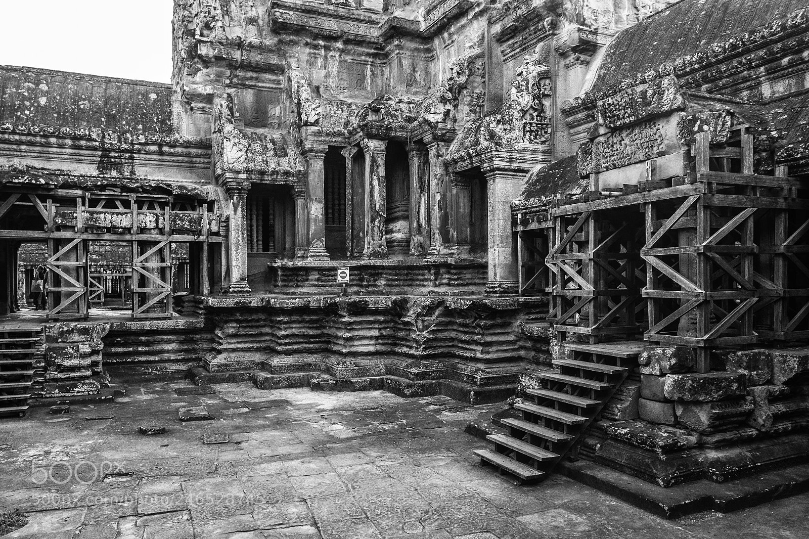 Fujifilm X-E1 sample photo. Angkor wat, inside photography