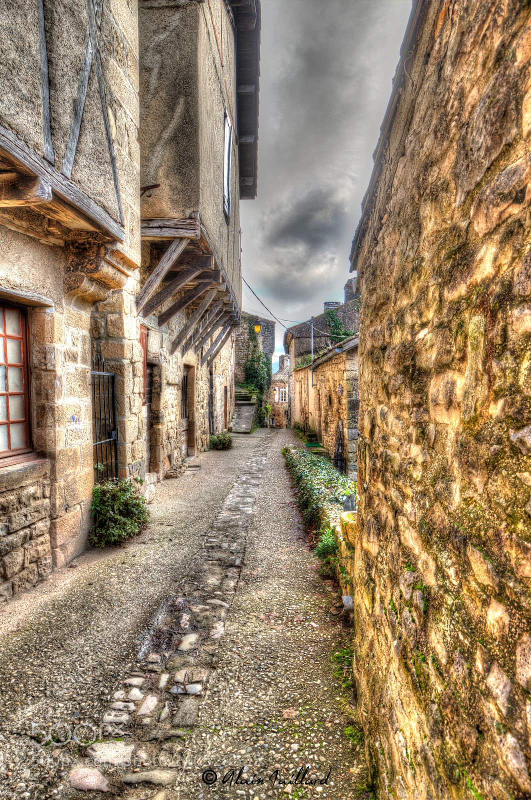Canon EOS 6D Mark II sample photo. Little street of penne photography