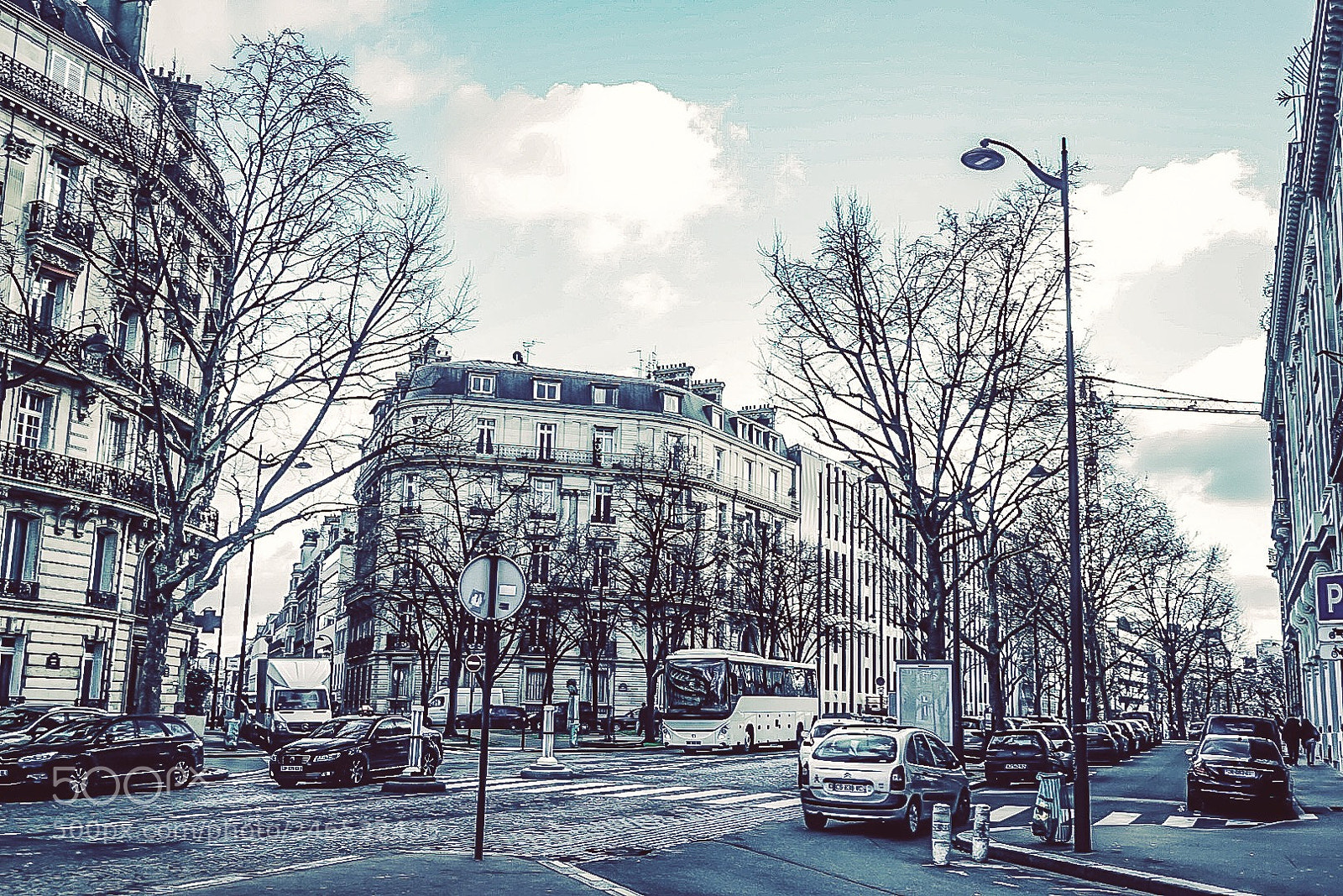 Sony a7 sample photo. Small street sur paris photography