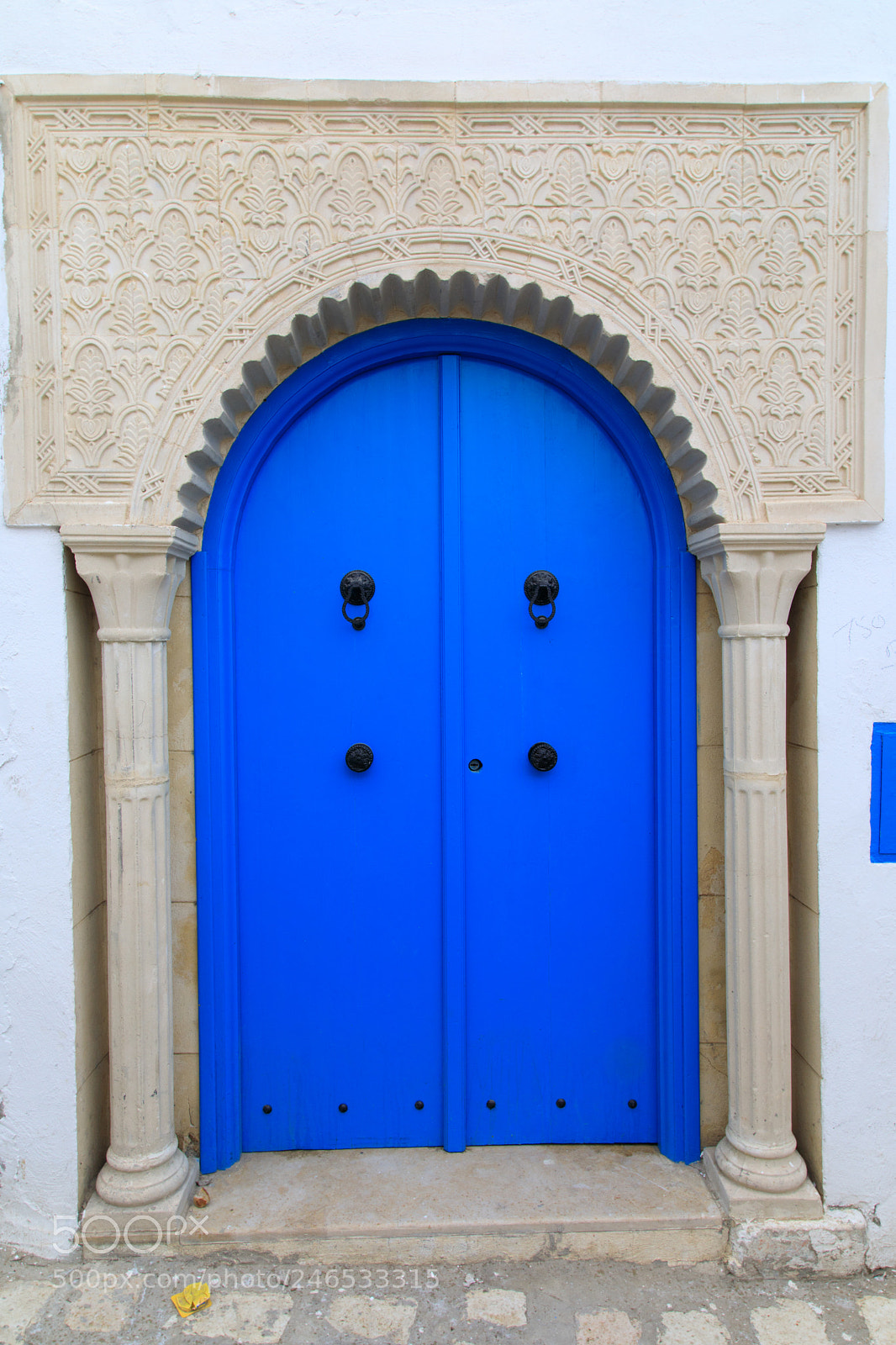 Canon EOS 5D Mark IV sample photo. Decorative doors of tunisia photography