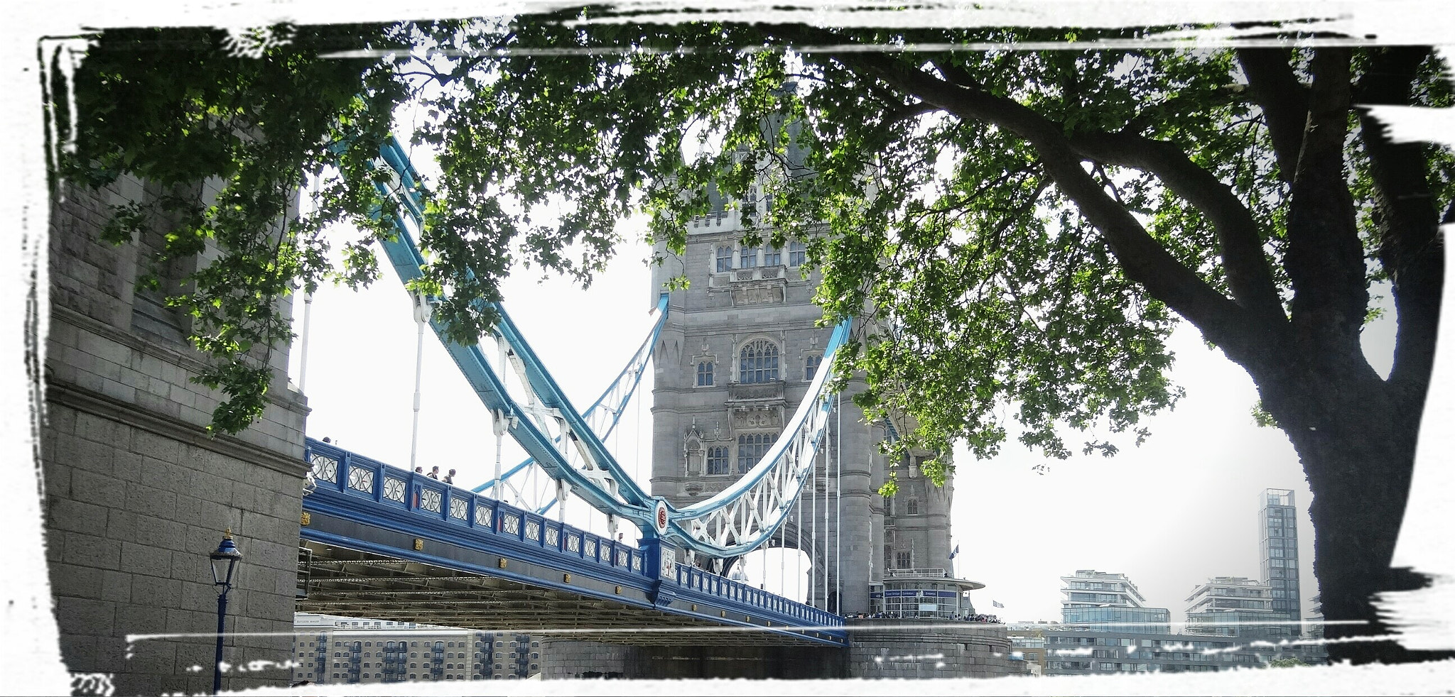 Sony Cyber-shot DSC-HX10V sample photo. London bridge photography