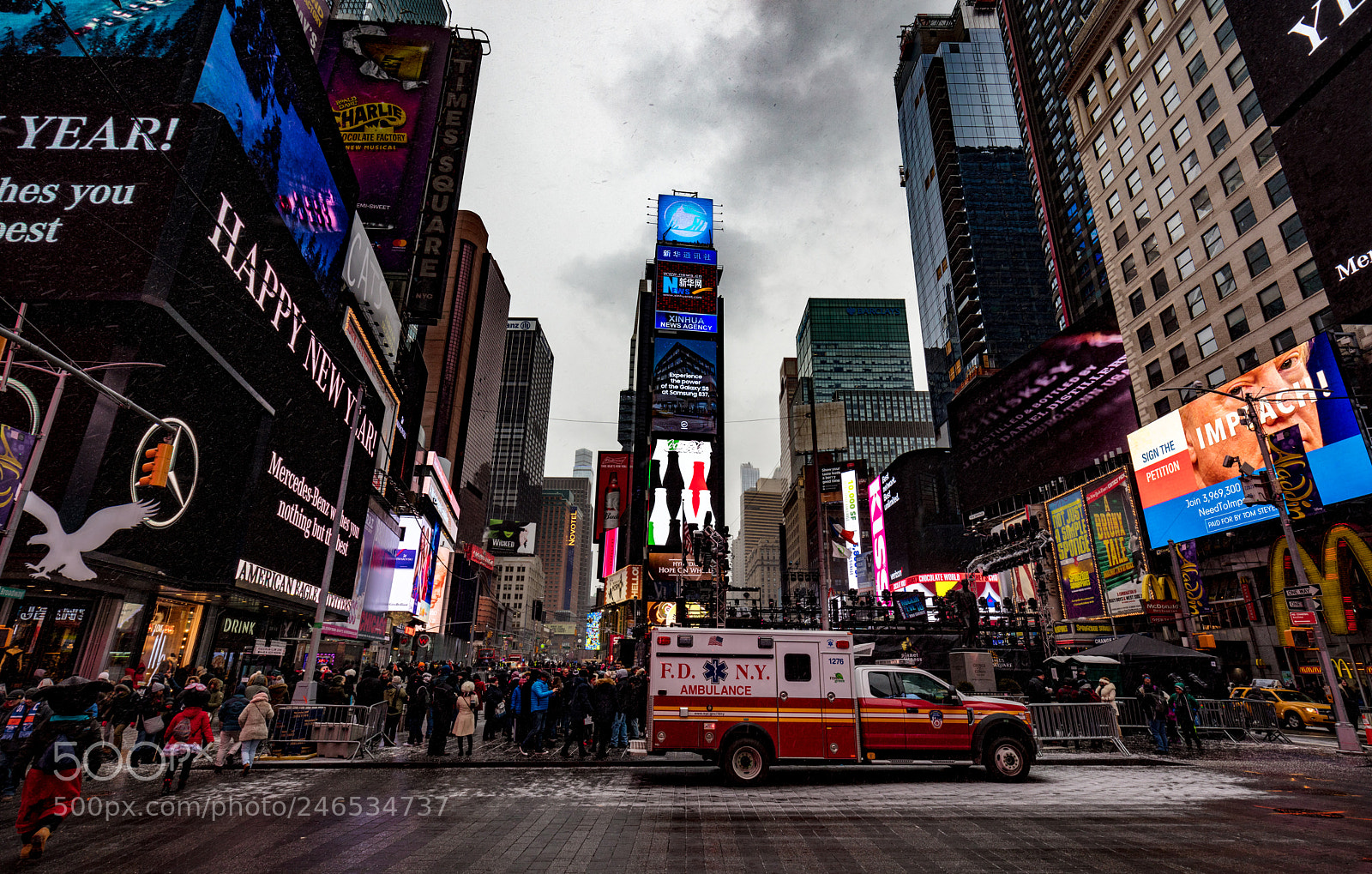 Canon EOS 5DS sample photo. Times square photography
