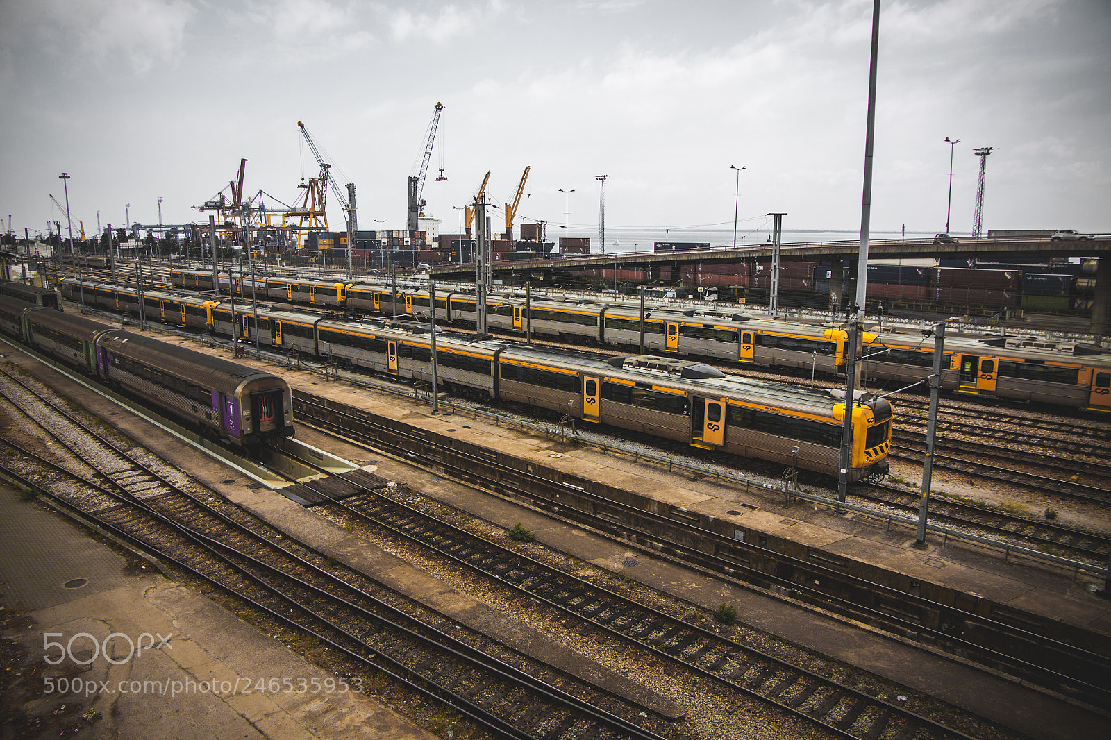Canon EOS 50D sample photo. Railyard at lisbon photography