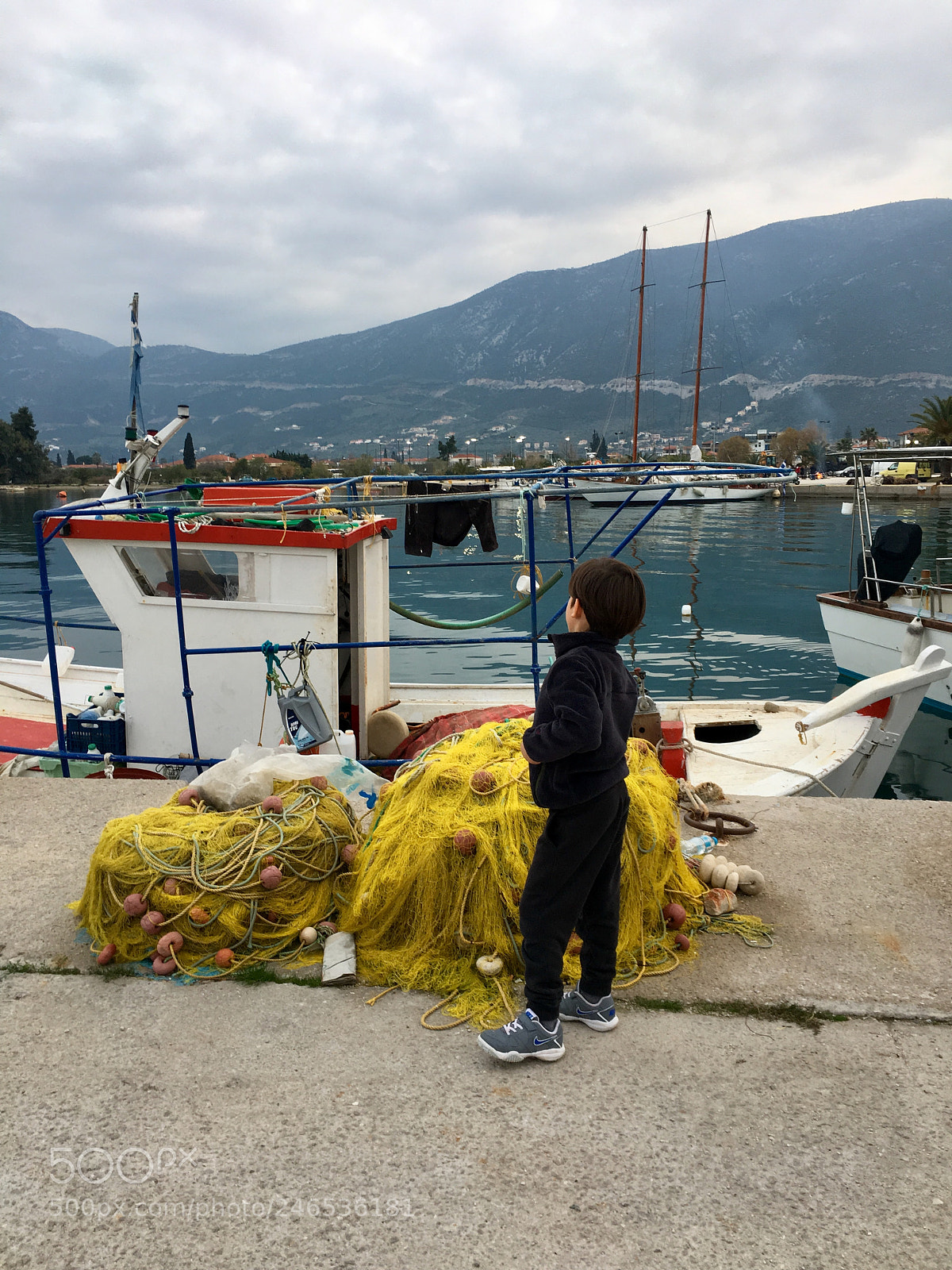 Apple iPhone 6s sample photo. Looking at the fishing photography