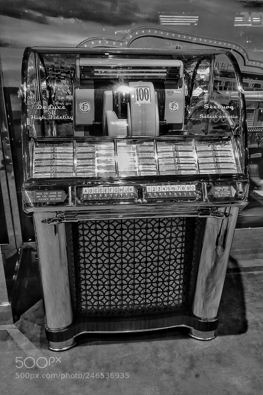 Canon EOS 7D Mark II sample photo. Seeburg jukebox from the photography