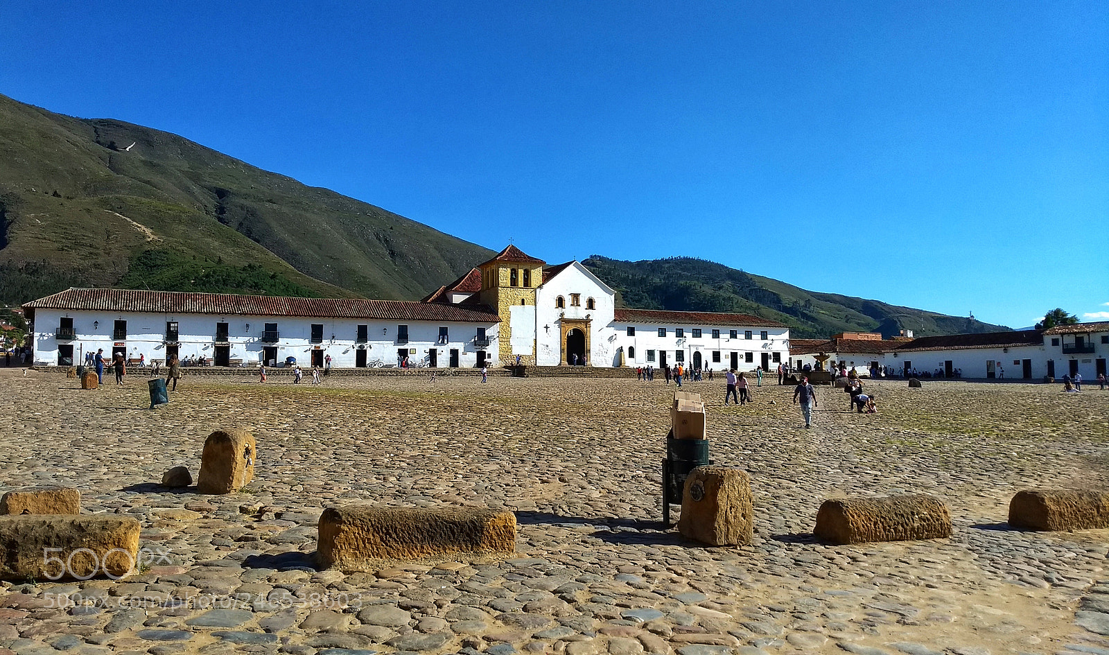 Motorola Moto G (5) Plus sample photo. Plazas photography