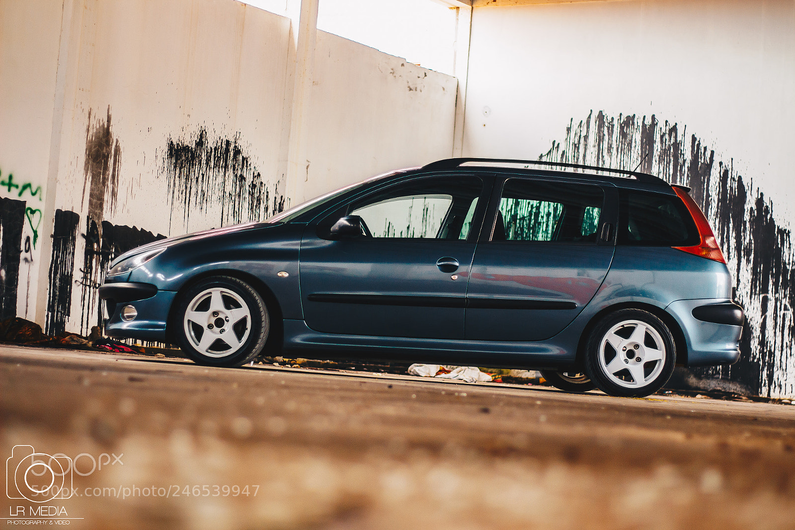 Canon EOS 700D (EOS Rebel T5i / EOS Kiss X7i) sample photo. Peugeot 206 sw photography
