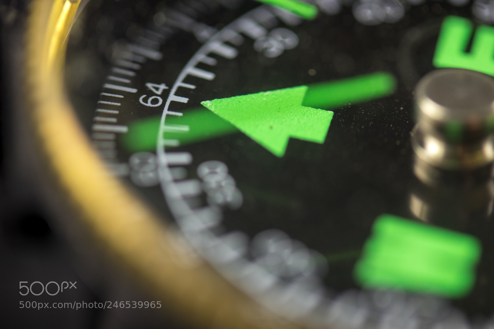 Canon EOS 77D (EOS 9000D / EOS 770D) sample photo. Compass photography