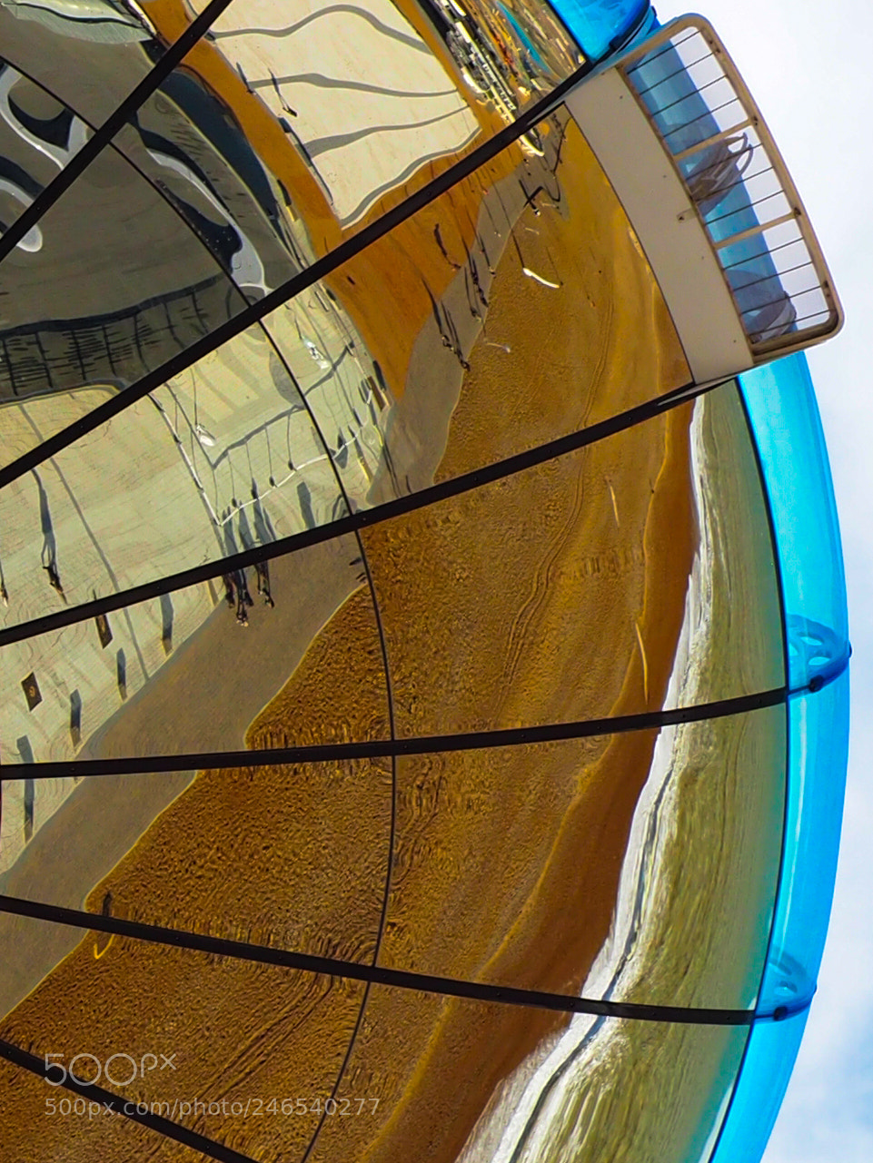 Olympus OM-D E-M10 sample photo. Reflect pod photography
