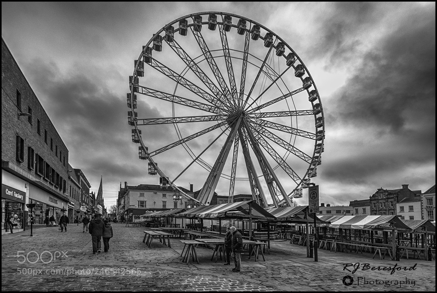 Canon EOS 7D Mark II sample photo. Wheel & spire photography