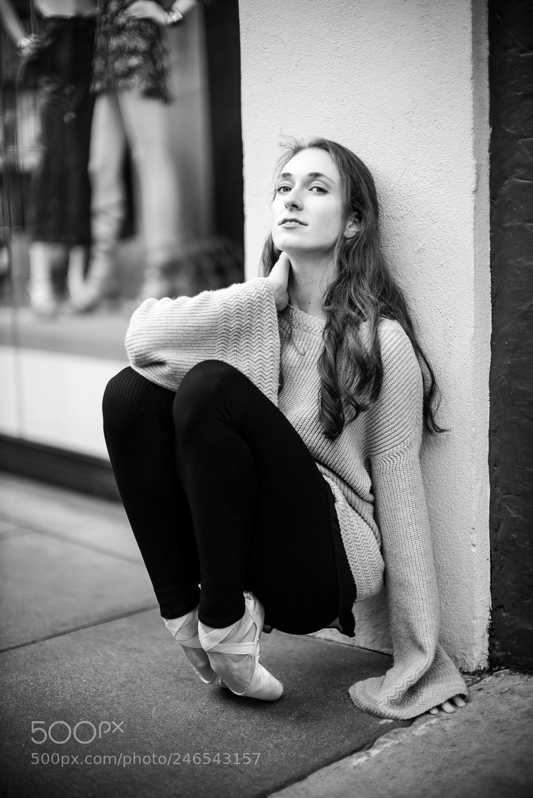 Leica M Monochrom (Typ 246) sample photo. Relaxing en pointe photography