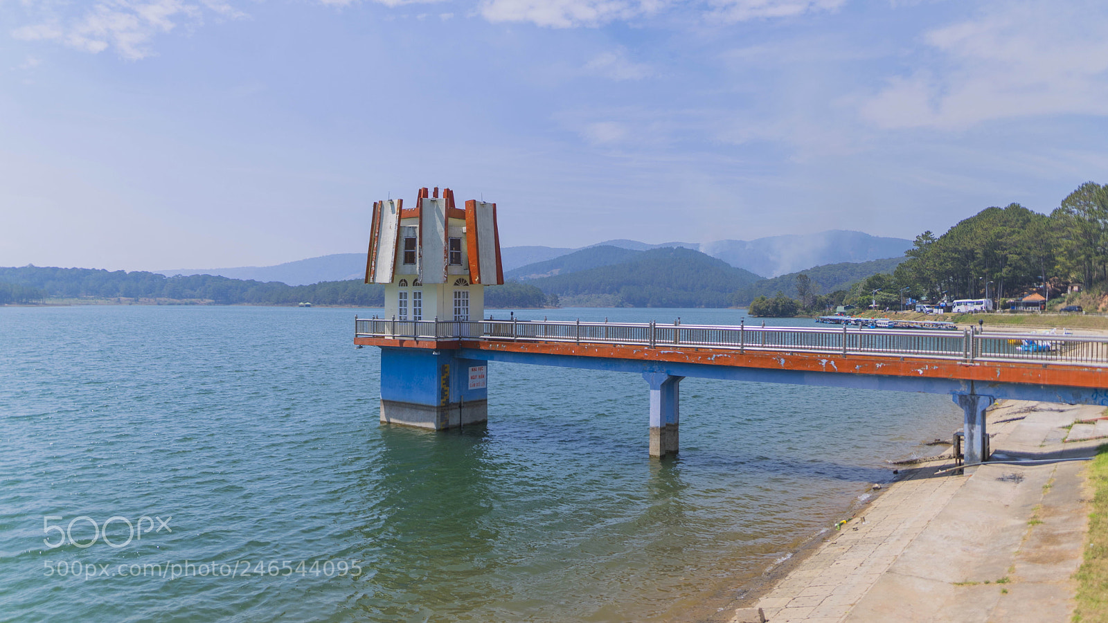 Sony a7 II sample photo. Tuyen lam lake photography