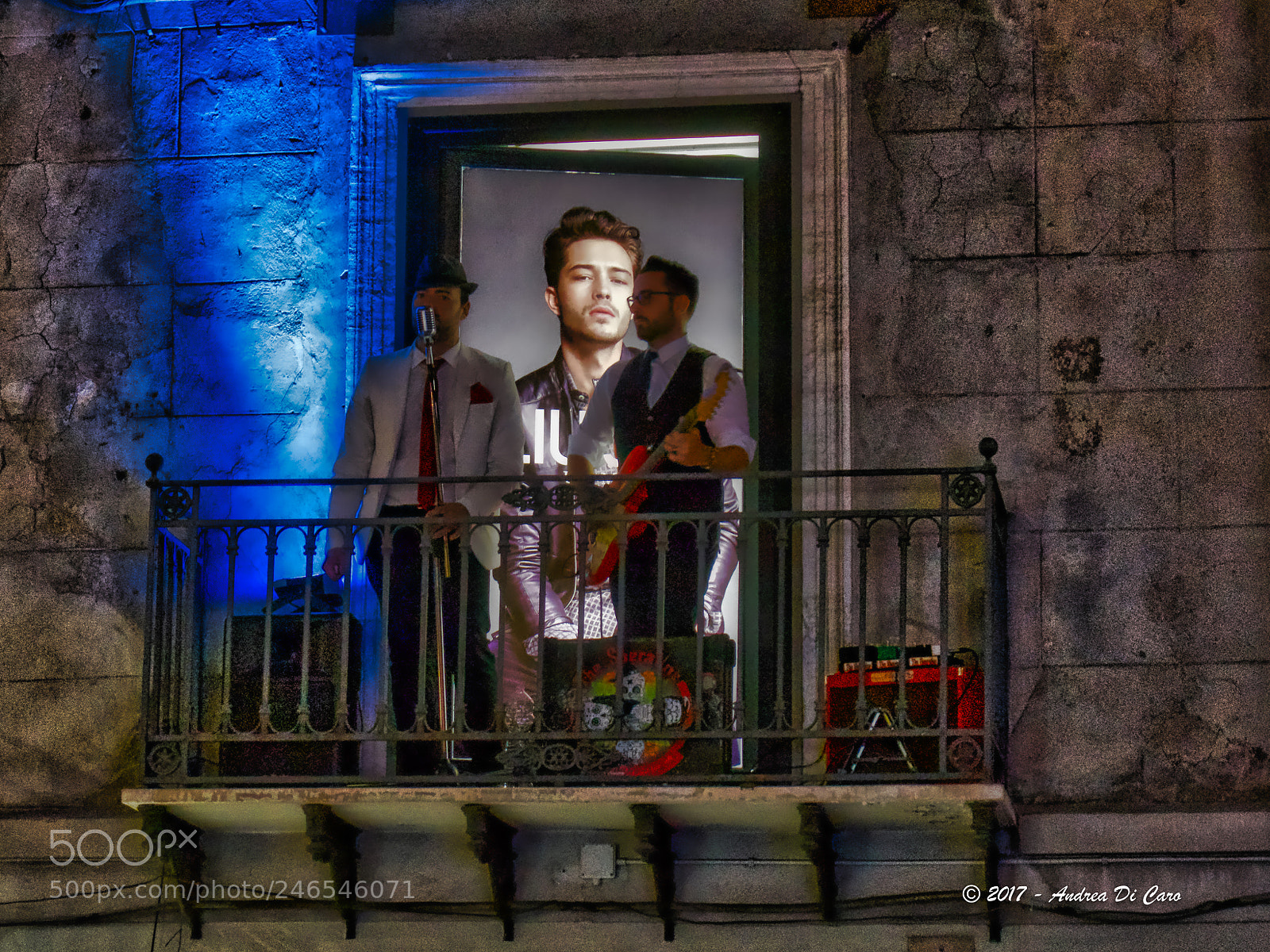 Sony Cyber-shot DSC-RX100 II sample photo. Musicians at the balcony photography