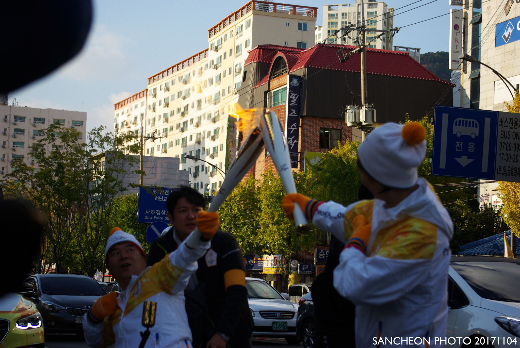Samsung GX-10 sample photo. Olympic torch photography